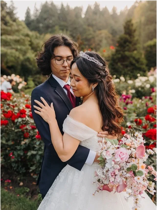 Wedding portraits&hellip; on a completely different day? YES. PLEASE. 🤍

A separate portrait session means less stress, little to no timeline, so watching the clock a lot less. Just the two of you, your wedding attire, and the freedom to take your t