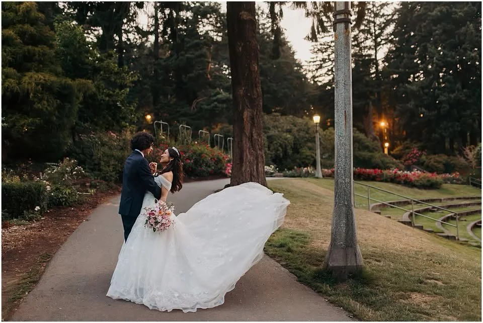 Wedding portraits&hellip; on a completely different day? YES. PLEASE. 🤍

A separate portrait session means less stress, little to no timeline, so watching the clock a lot less. Just the two of you, your wedding attire, and the freedom to take your t