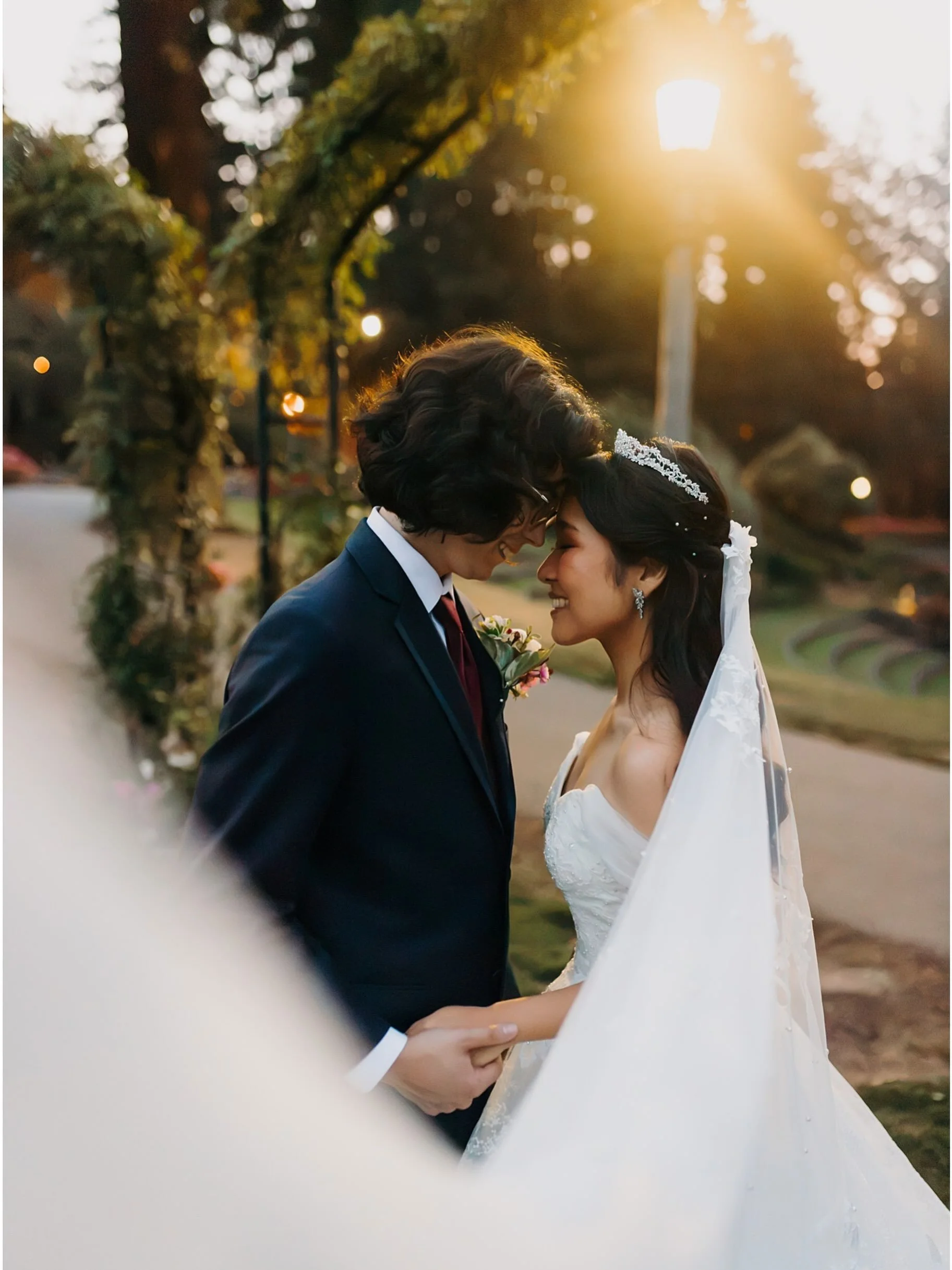 Wedding portraits&hellip; on a completely different day? YES. PLEASE. 🤍

A separate portrait session means less stress, little to no timeline, so watching the clock a lot less. Just the two of you, your wedding attire, and the freedom to take your t