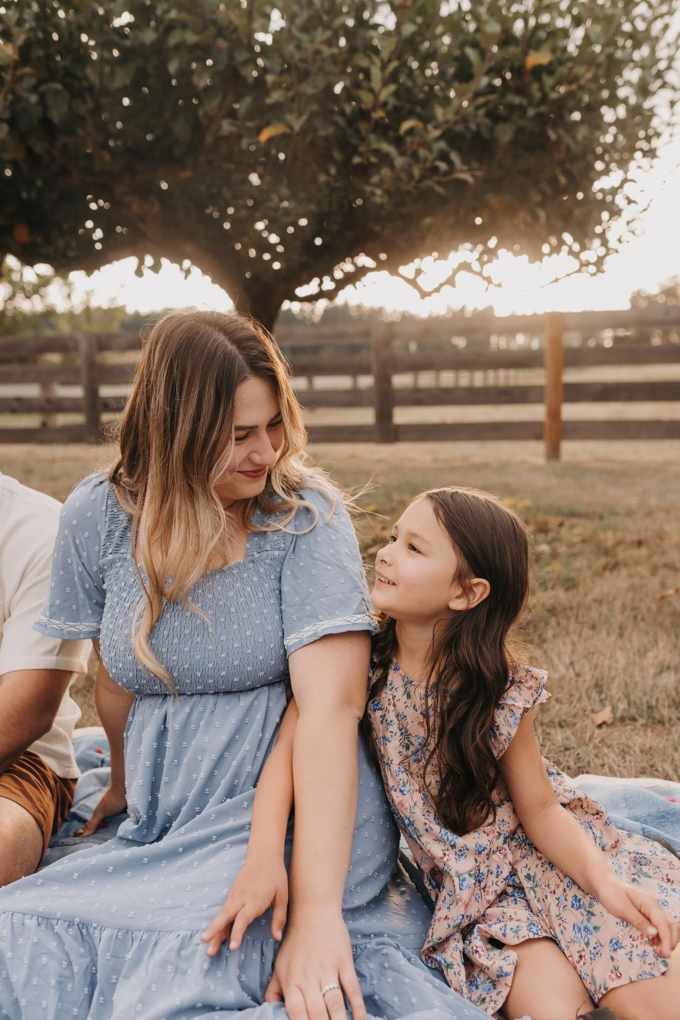 📸 Family Field Session
These two adorable girls, their mom and dad, and ALL the sweet family moments in between. 🥰
I&rsquo;ve had the absolute honor of photographing this family through so many of their big milestones&mdash;and I love that I get to