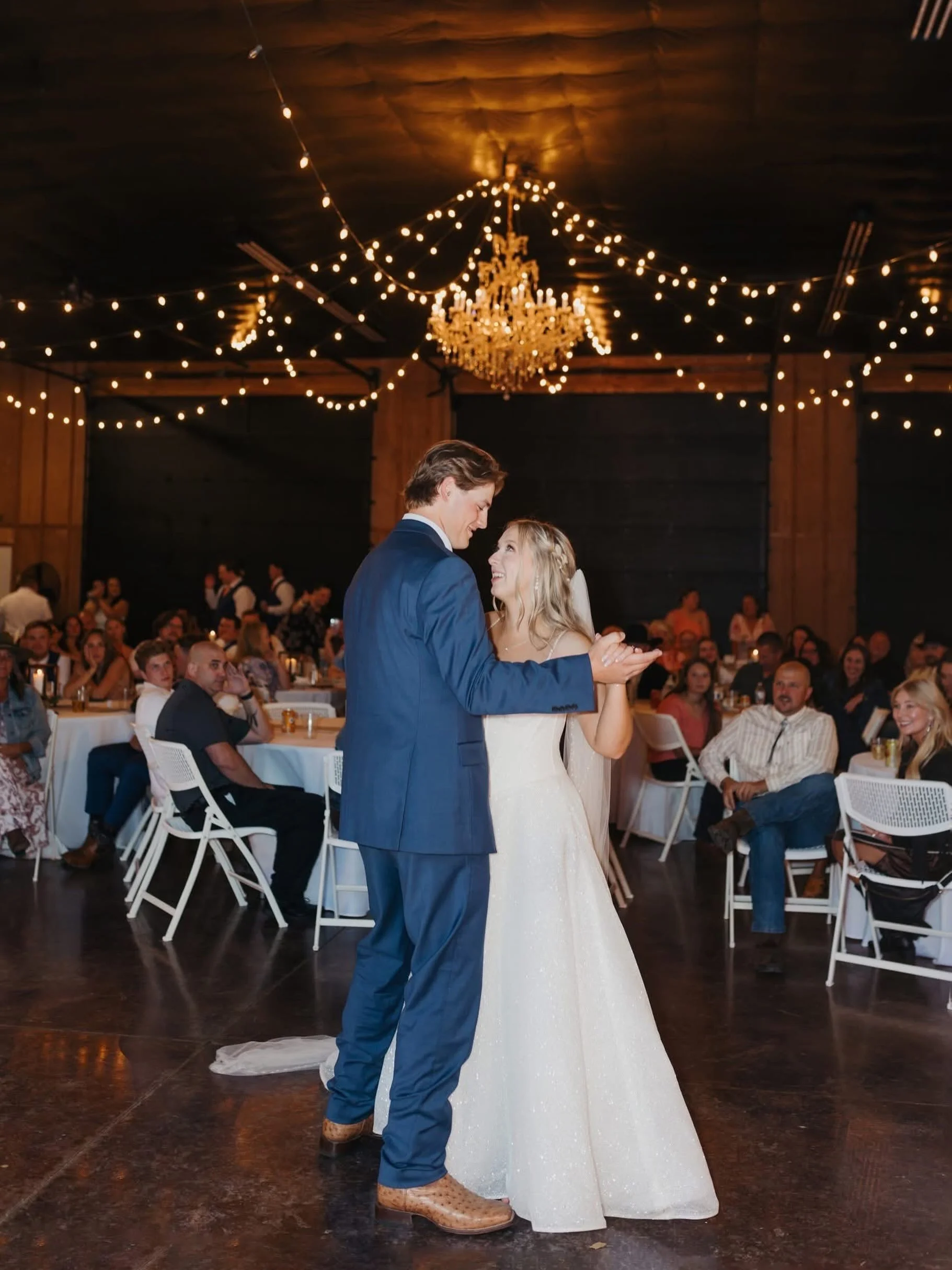 💍 Just a Little Wedding Sneak Peek&hellip;
I couldn&rsquo;t wait to share a tiny peek from this beautiful day! 🥹✨
So much love, so many happy tears, and SO many moments that made me smile behind the camera.

These are just a few of the first images