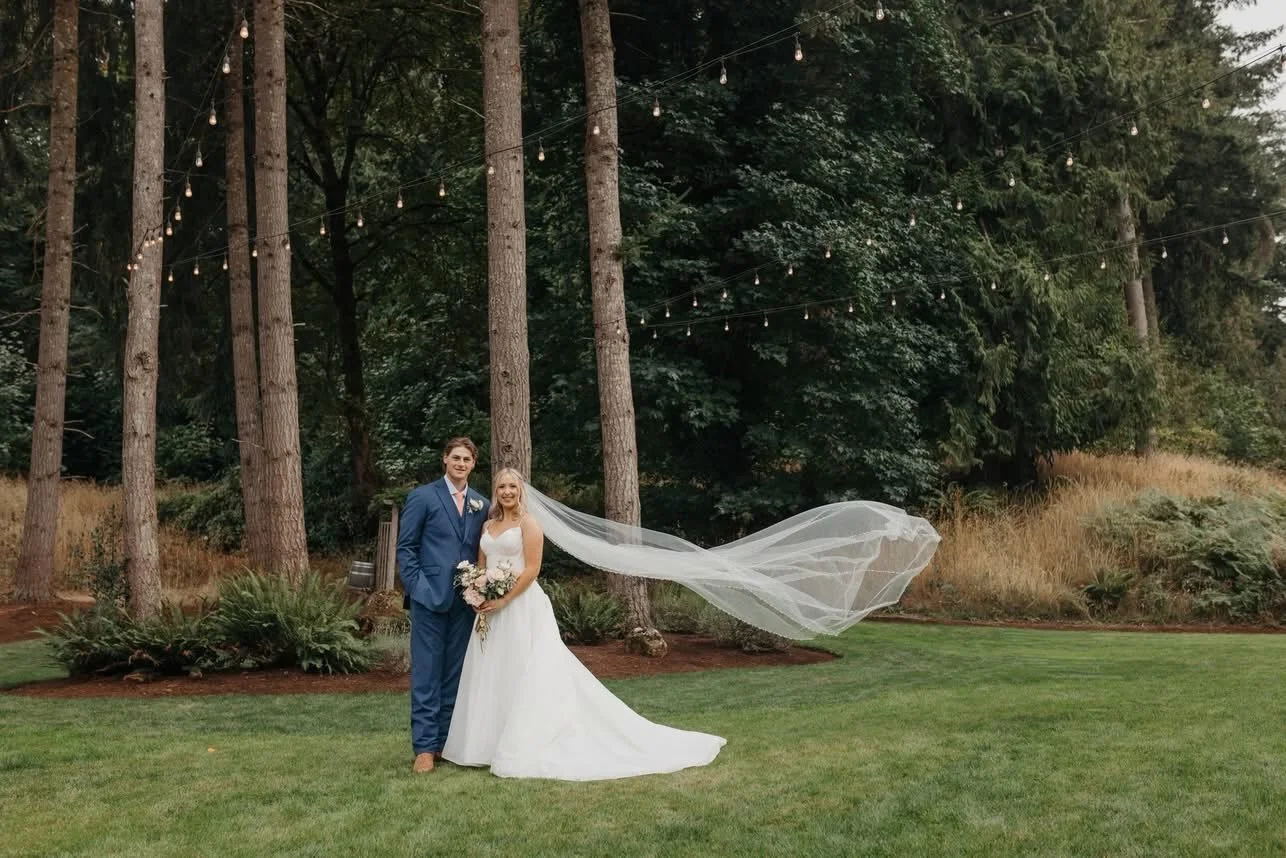 💍 Just a Little Wedding Sneak Peek&hellip;
I couldn&rsquo;t wait to share a tiny peek from this beautiful day! 🥹✨
So much love, so many happy tears, and SO many moments that made me smile behind the camera.

These are just a few of the first images