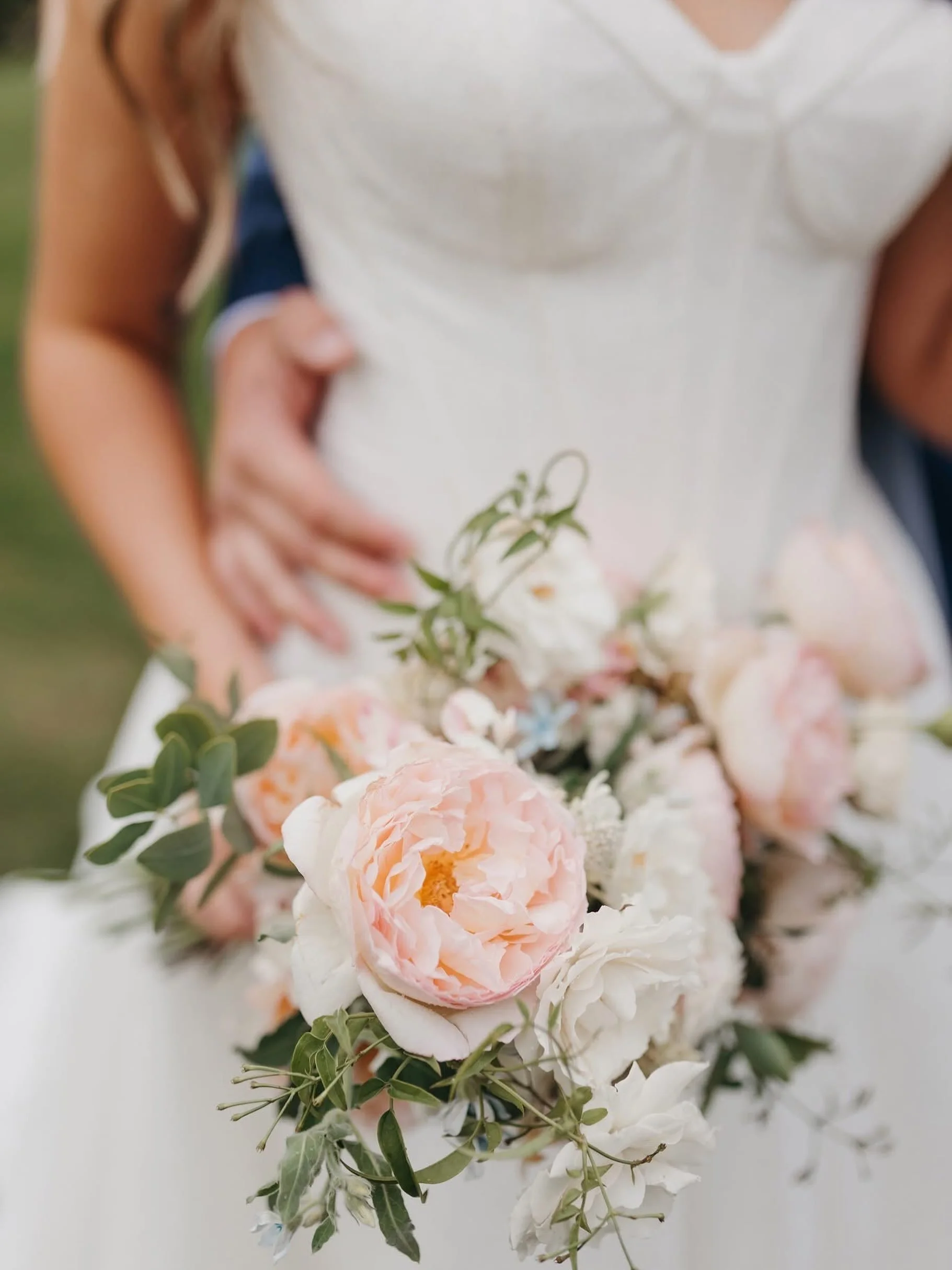 💍 Just a Little Wedding Sneak Peek&hellip;
I couldn&rsquo;t wait to share a tiny peek from this beautiful day! 🥹✨
So much love, so many happy tears, and SO many moments that made me smile behind the camera.

These are just a few of the first images