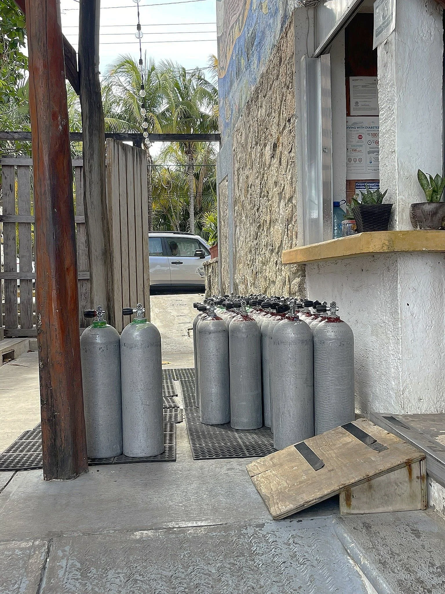 scuba-tanks-diving-cozumel-dive-locations