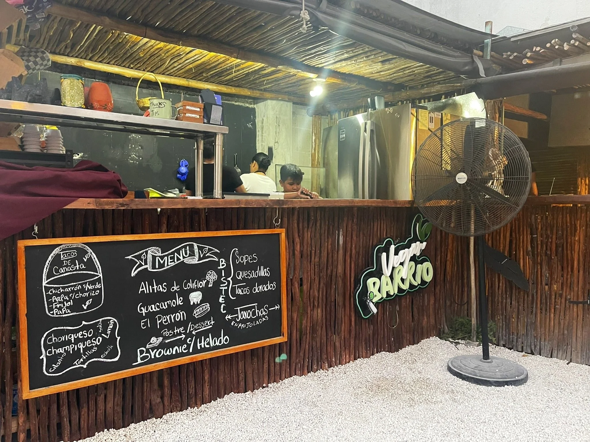 vegan-barrio-stand-Vegan-Restaurants-Cozumel