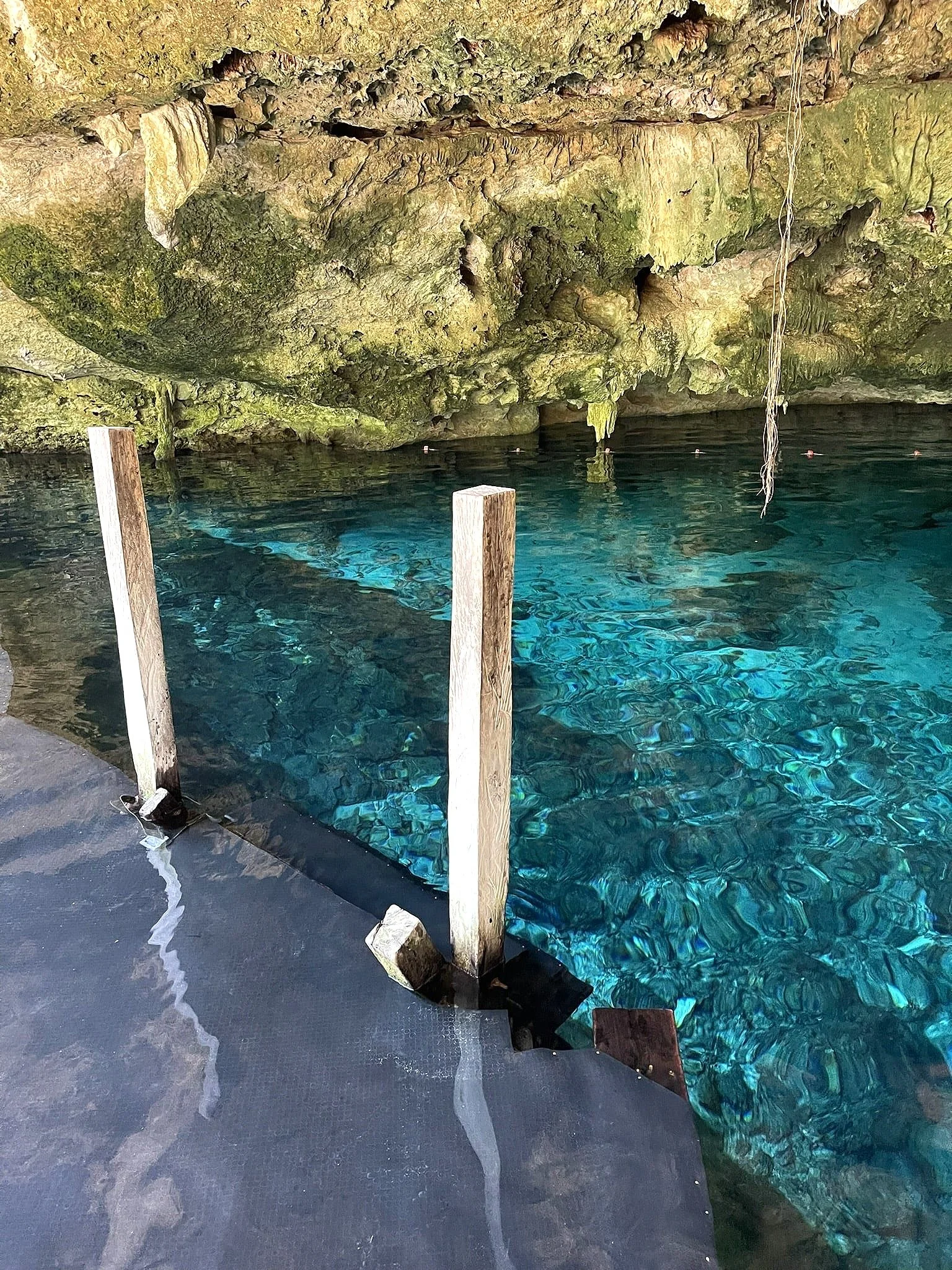 Dos-Ojos-Water-Cenote-Scuba-Diving