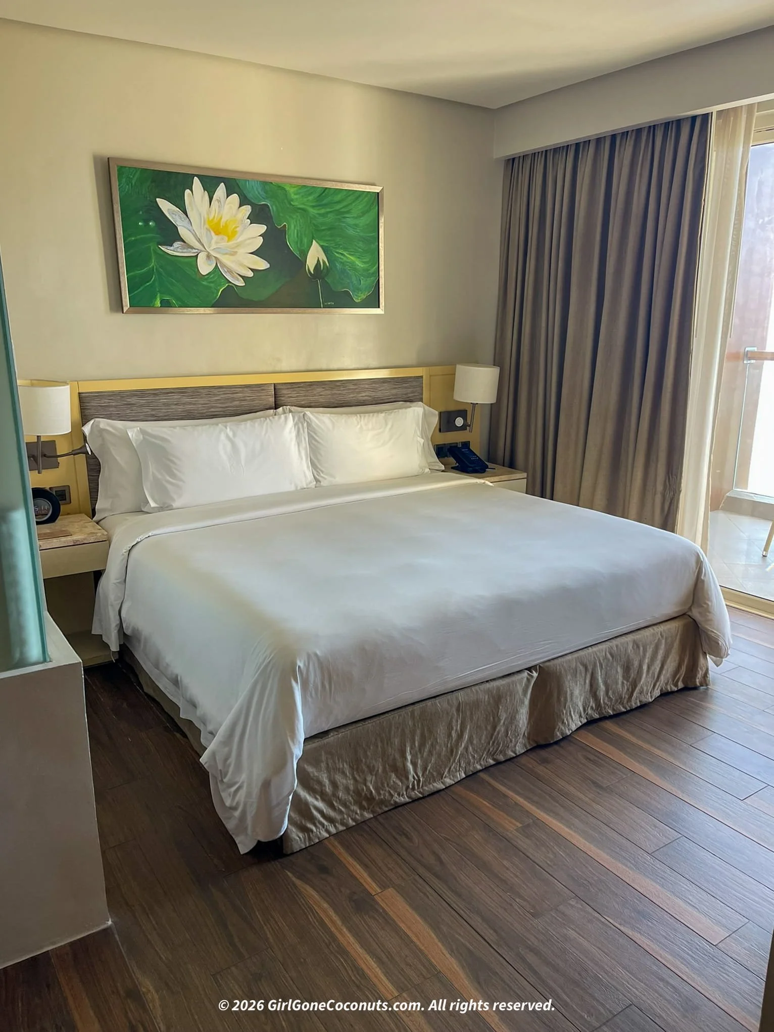 Dusit-Thani-Room-5.jpg