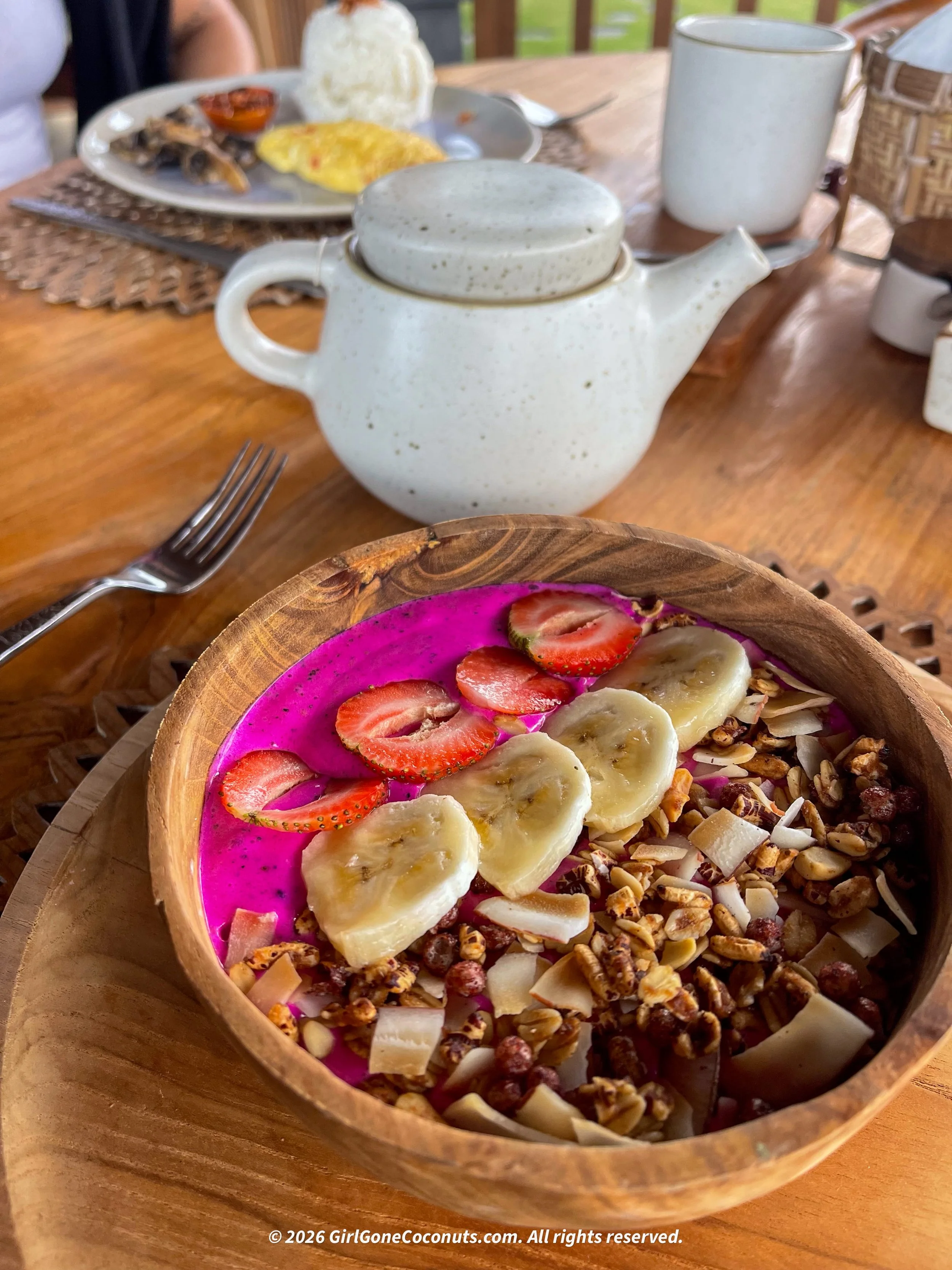 A creamy smoothie bowl from Puri Dajuma Bali's restaurant.