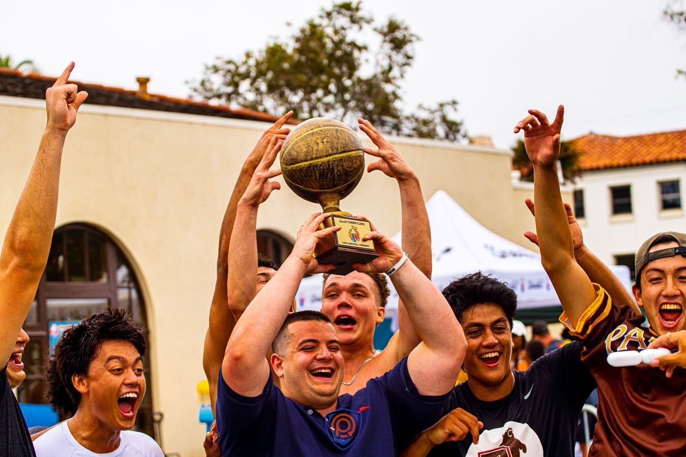87 days until the 5th Annual 🏆 Will you and your team be ready?

Inquiries open at the end of this month. Stay tuned &amp; follow 🏀

#SneaksSummerClassic #SanDiego #BasketballTournament #CommunityEvent