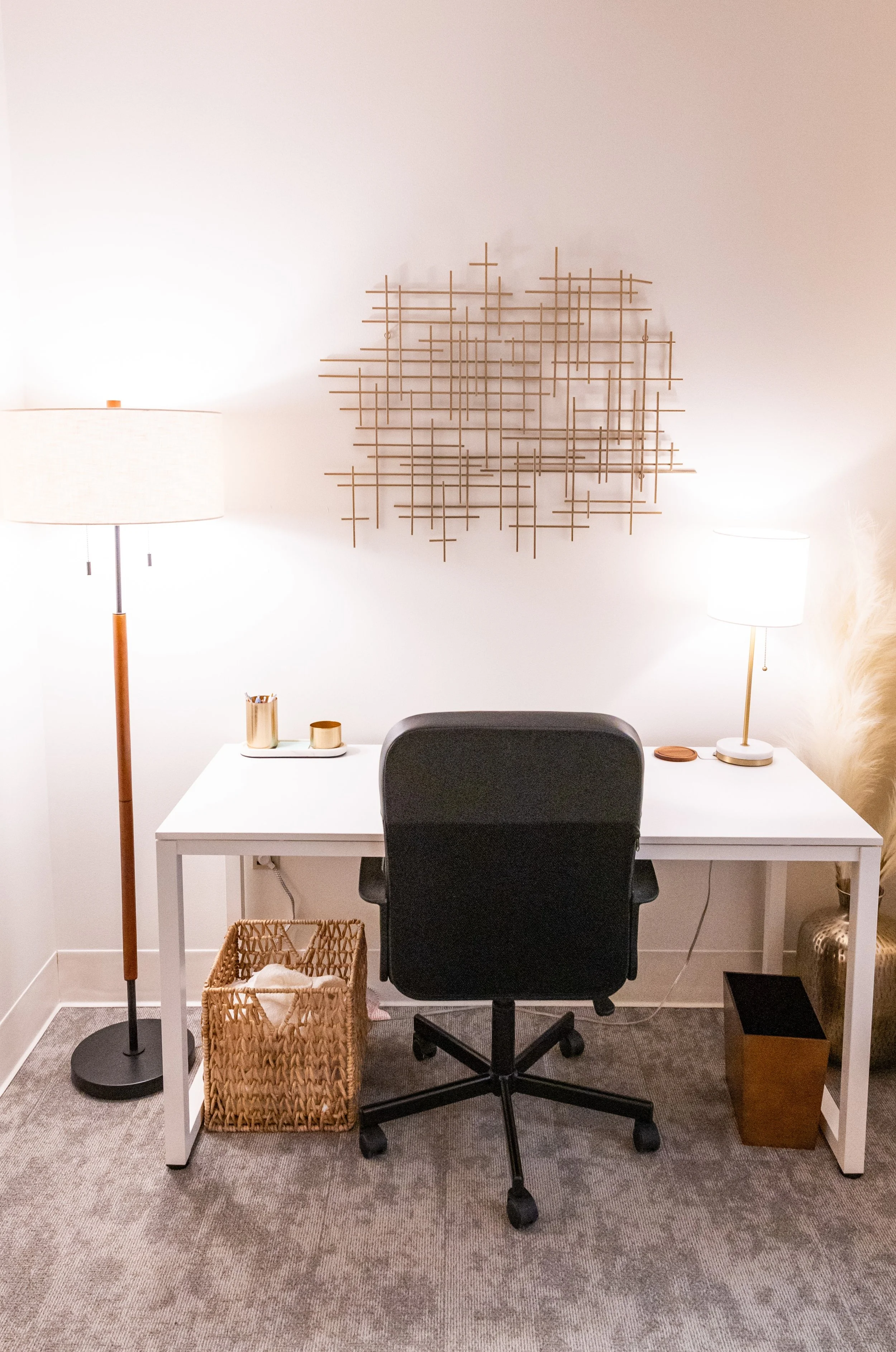 desk and chair for therapy for tech workers in Bellevue and Seattle