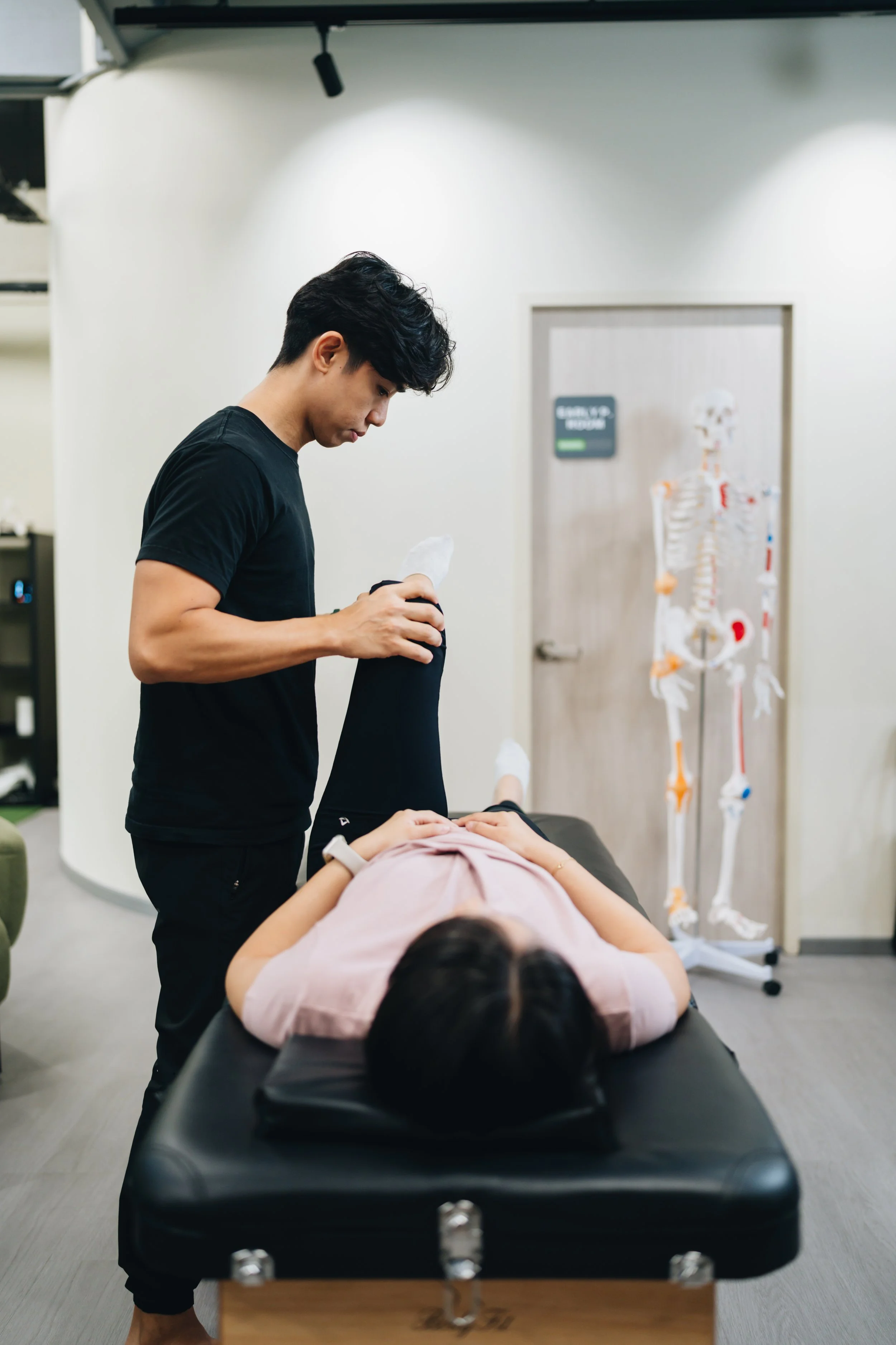 Why Your Knee (or Hip) Hurts When You Run (But Not When You Walk)