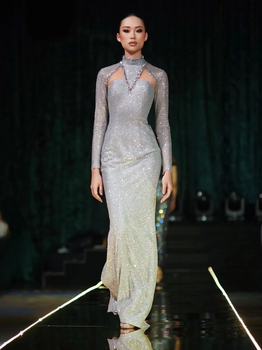 GWEN_RUNWAYY.jpg