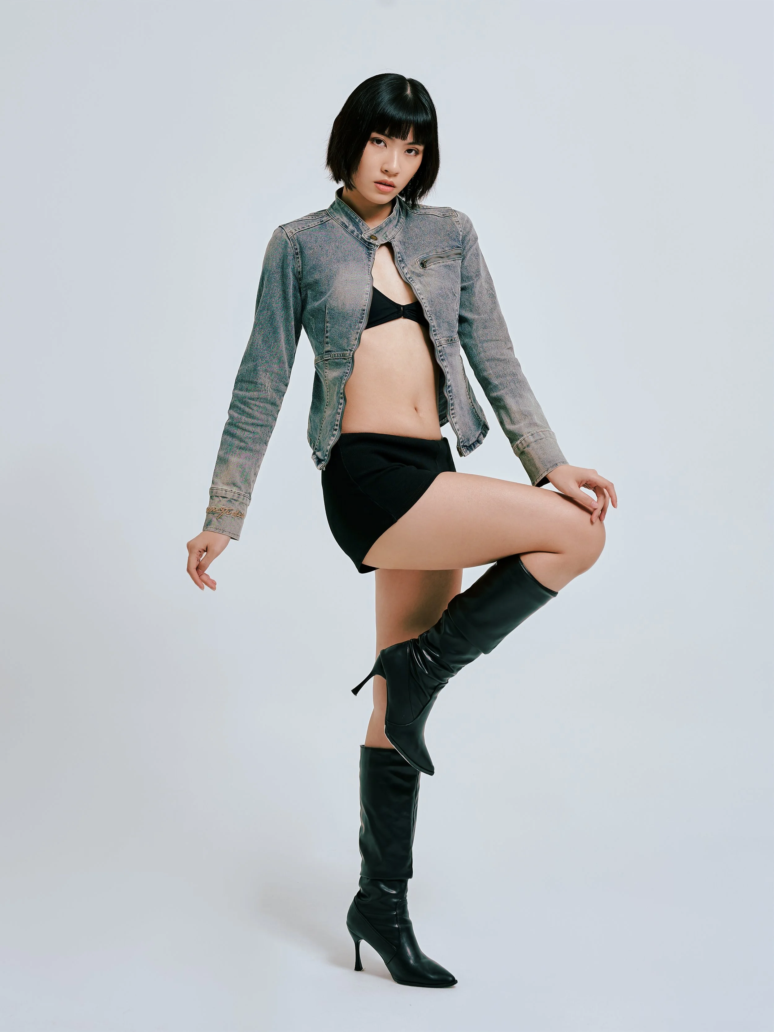 HIJINKS-ROSTER-SHOOT-BATCH02_2068-1.jpg