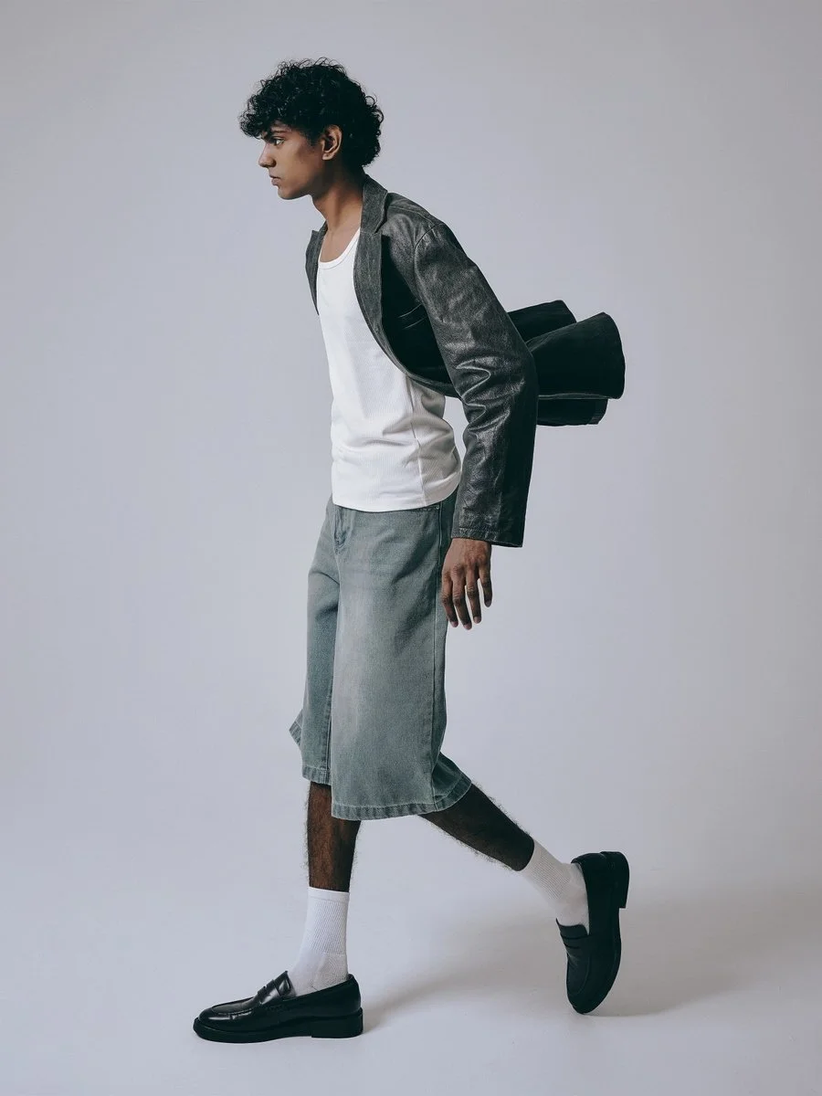 SHARRAEN-H226-WALK.jpg