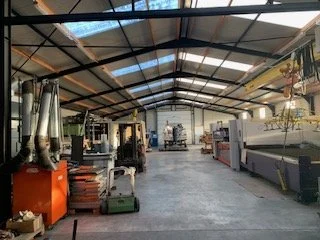 PLOERMEL -Ouest LOCAUX D’ACTIVITES 900 m², terrain env. 1800 m² - Réf. 168