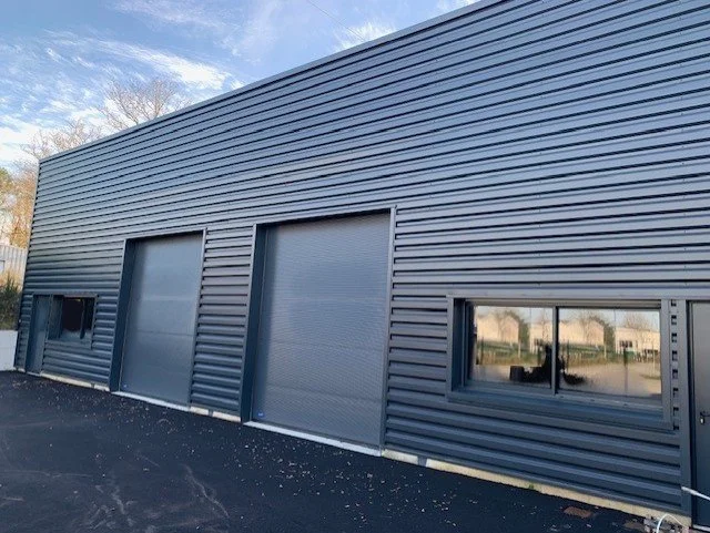 SAINT-AVE, cellule de stockage 360 m² env.  réf-187