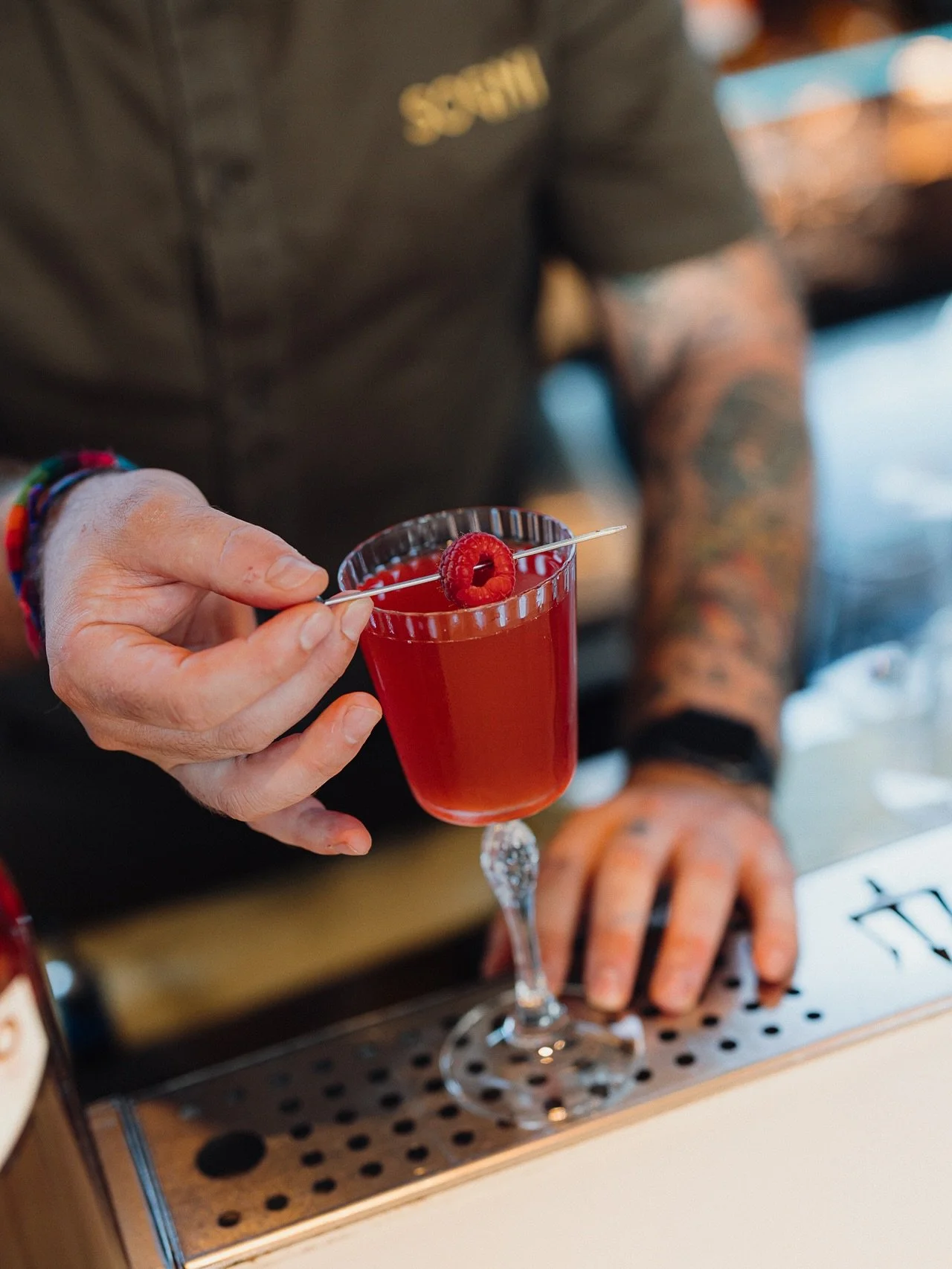 @terrazza241 at @hiltonlakecomo lit up with @cordusiospirits cocktails and guest bartender @mattpaul88 from @sognimilano .
The drinks were so good, we almost forgot if we were dreaming, or wide awake in our Sogni.
#CLCW #CLCW25 #ComoLakeCocktailWeek