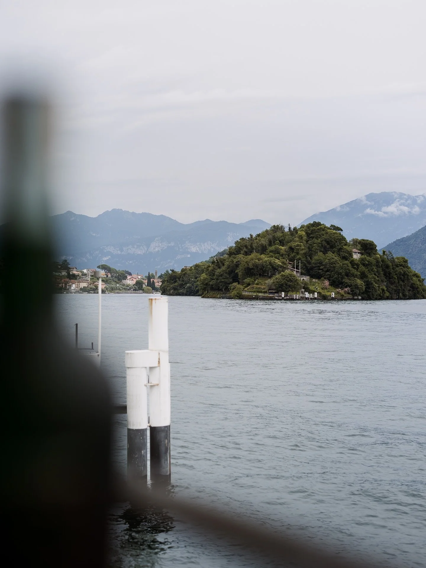 Pizza? Always a yes.
Pizza by the lake, with signature cocktails? Even better.
@drymilano for @gaialagodicomo at @musalagodicomo 
What a night!
#CLCW #CLCW25 #ComoLakeCocktailWeek #Taste #LakeComo #ComoLake #LagodiComo #Mixology #Bartender #Cocktai