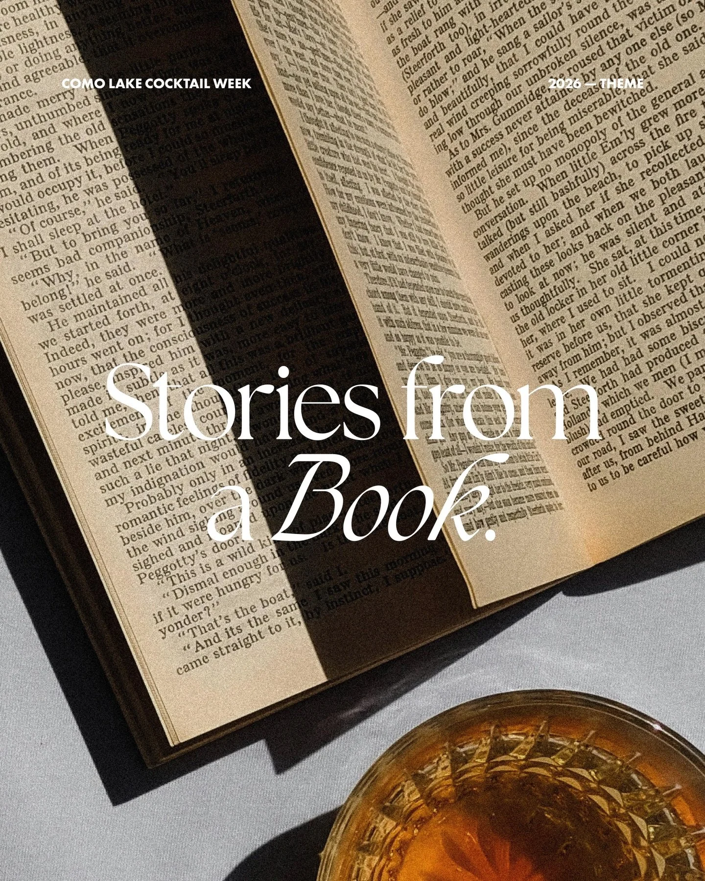 A new chapter of Como Lake Cocktail Week begins.
This year, literature meets mixology as bartenders become storytellers, crafting signature cocktails inspired by iconic books and timeless narratives. Atmospheres, emotions and fleeting gestures take s