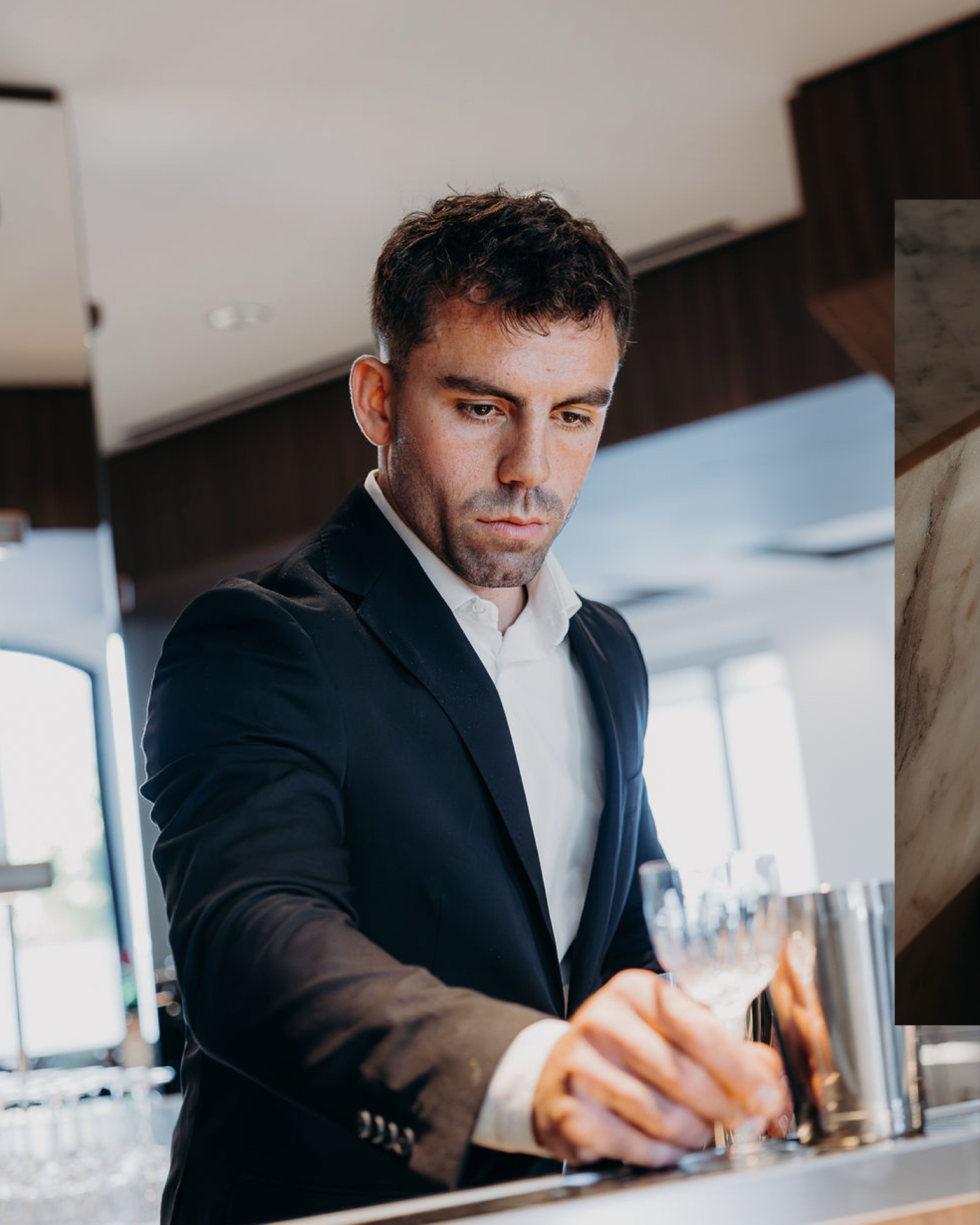 There are words destined to ignite the imagination. Gabriele D&rsquo;Annunzio transformed the color red into the symbol of a life lived beyond limits: daring, passionate, and unapologetically intense.

@palazzogenazzini introduces Rubedo, a cocktail 