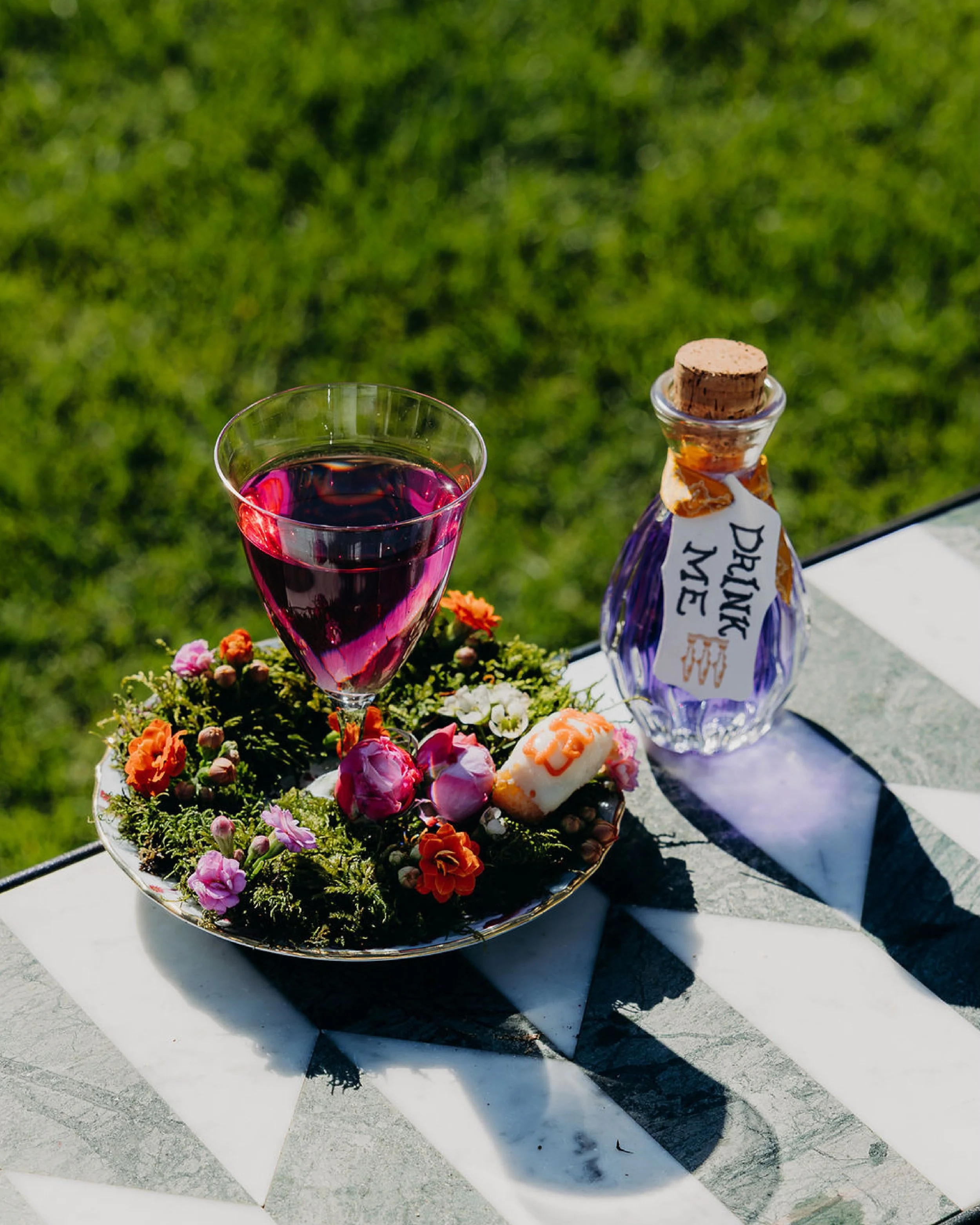 Alice in Wonderland made with:

Belvedere Vodka
Quaglia B&egrave;rto Vermouth di Torino Extra Dry
Viridis - Spirit of Passalacqua
Homemade rose, melon and mandarin

#CLCW26 #ComoLakeCocktailWeek #ComoLake #Passalacqua