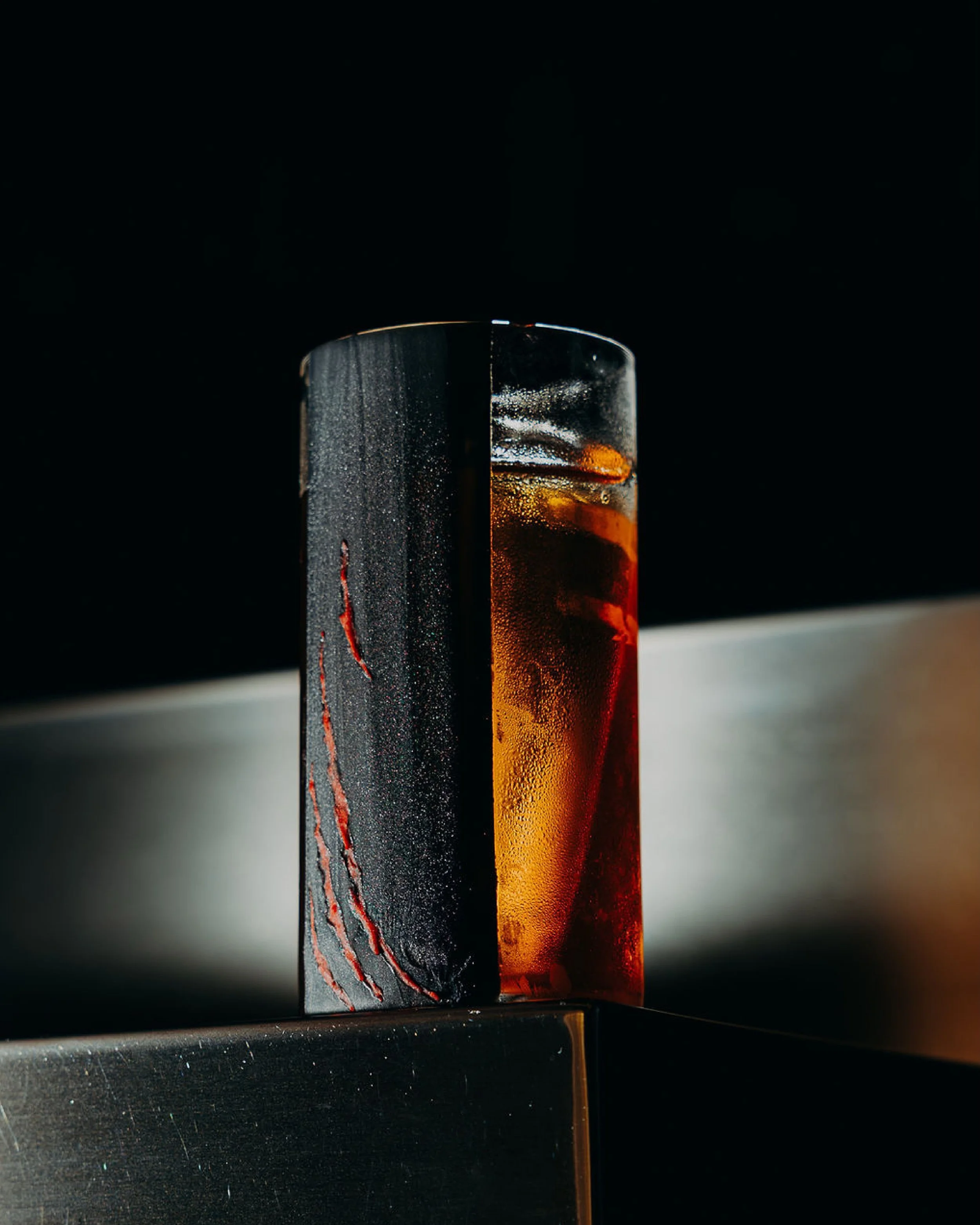 Il Giovane Ardbeg made with:

Campari
Ardbeg Wee Beastie 5 Years Old
Carpano Antica Formula
Cr&egrave;me de M&ucirc;re
Blackberry water 

#CLCW26 #ComoLakeCocktailWeek #ComoLake #SilkCocktailTailoring