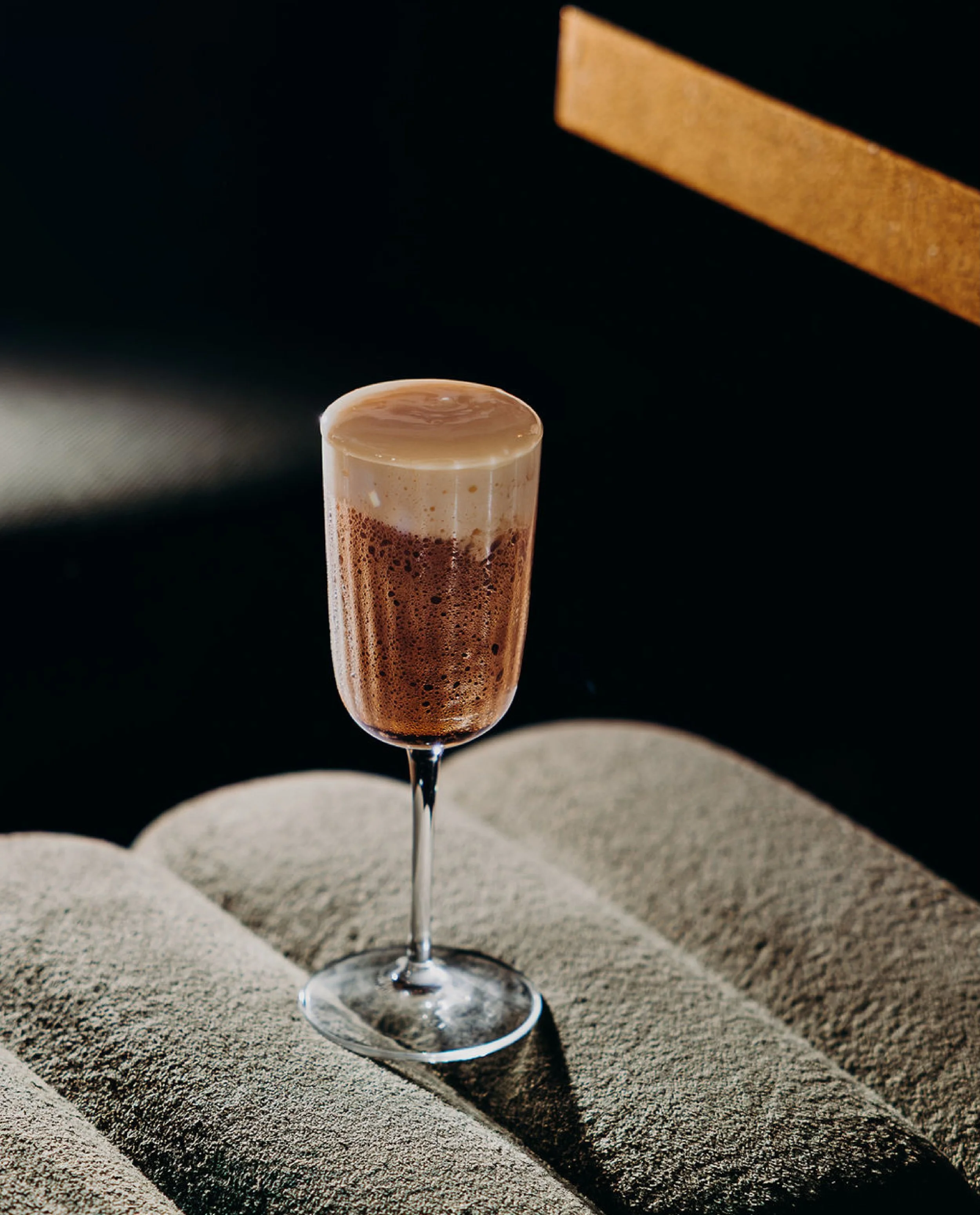 Mr. Black made with:

Ardbeg Wee Beastie
Caff&egrave; Milani single-origin 100% Arabica
Mix of fruit and spices

#CLCW26 #ComoLakeCocktailWeek #ComoLake #FrescoCocktailShop