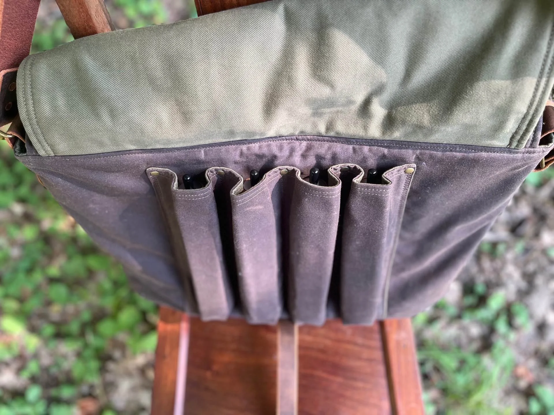 4 Sparrow_Birth_Stool_Bag_double_leg_pockets_flap.jpg