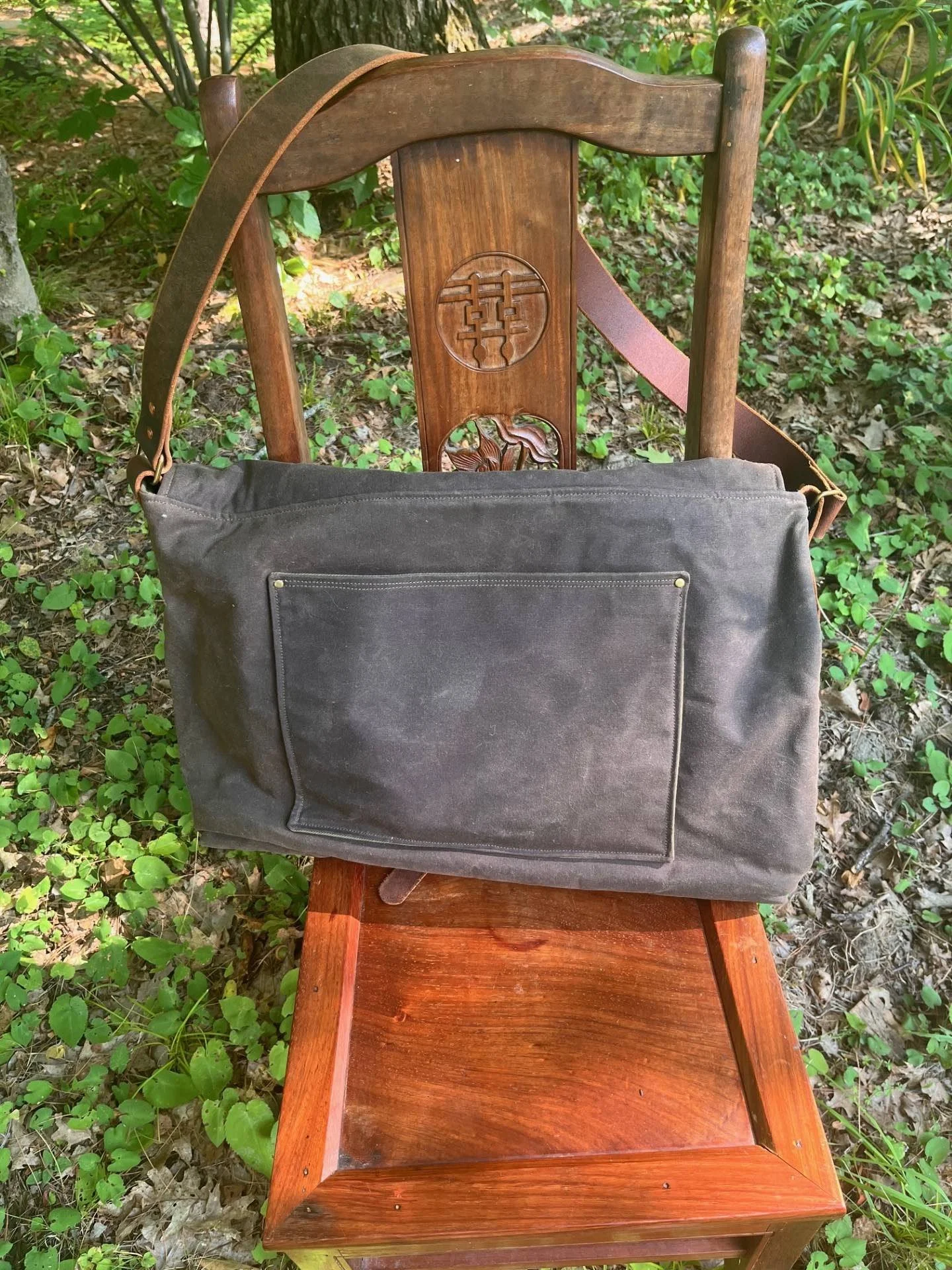 2 Sparrow_Birth_Stool_Bag_back.jpg