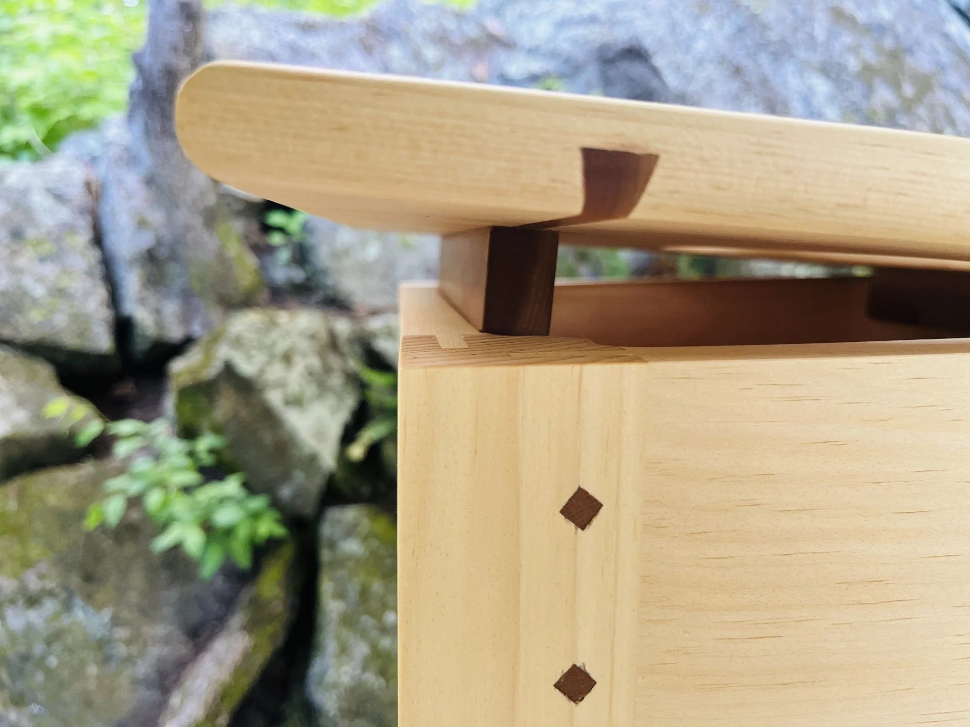 Luxe Steam Box 18 seat top detail.jpg