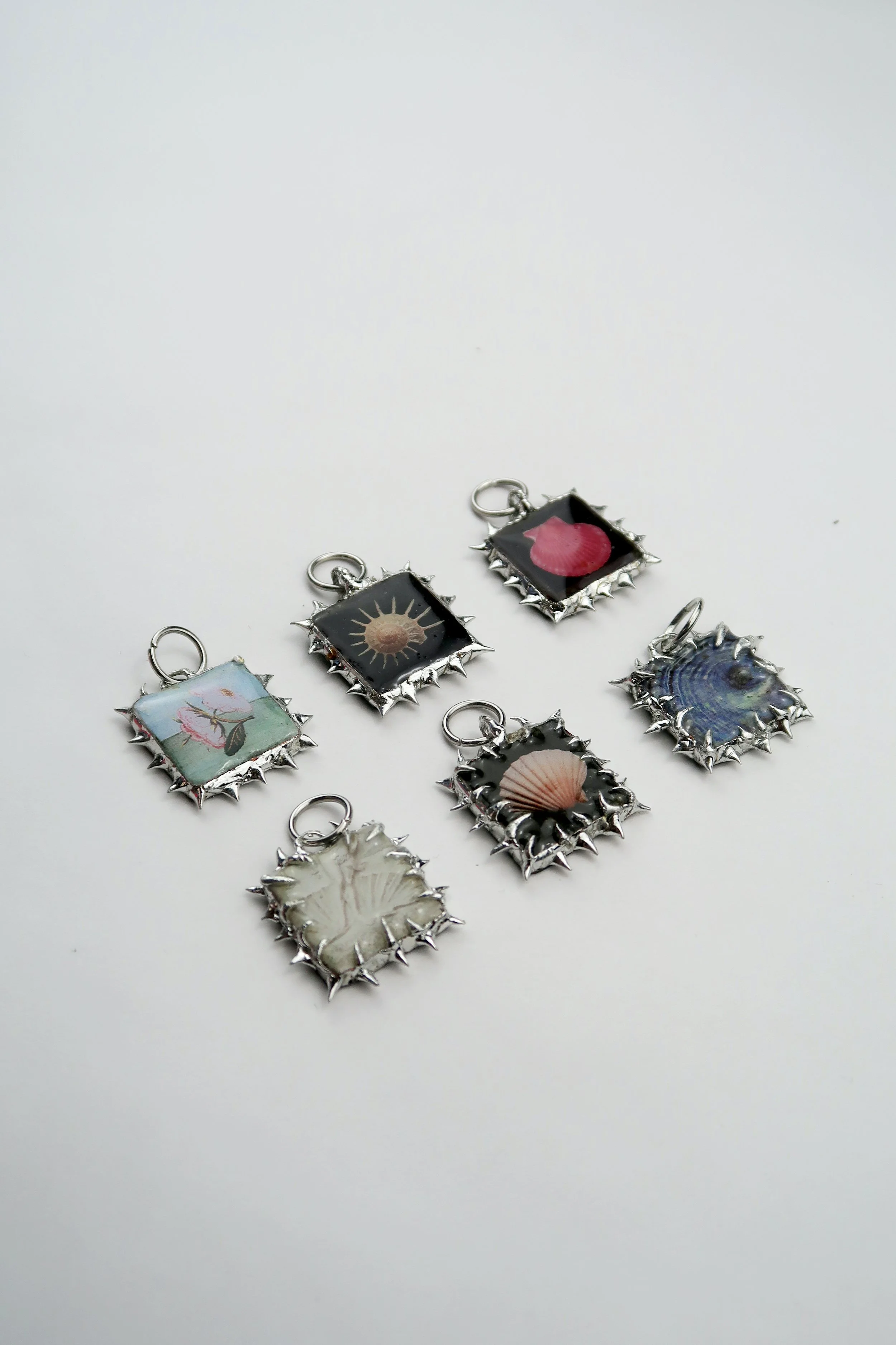 CHARMS SOLO COTE.jpg