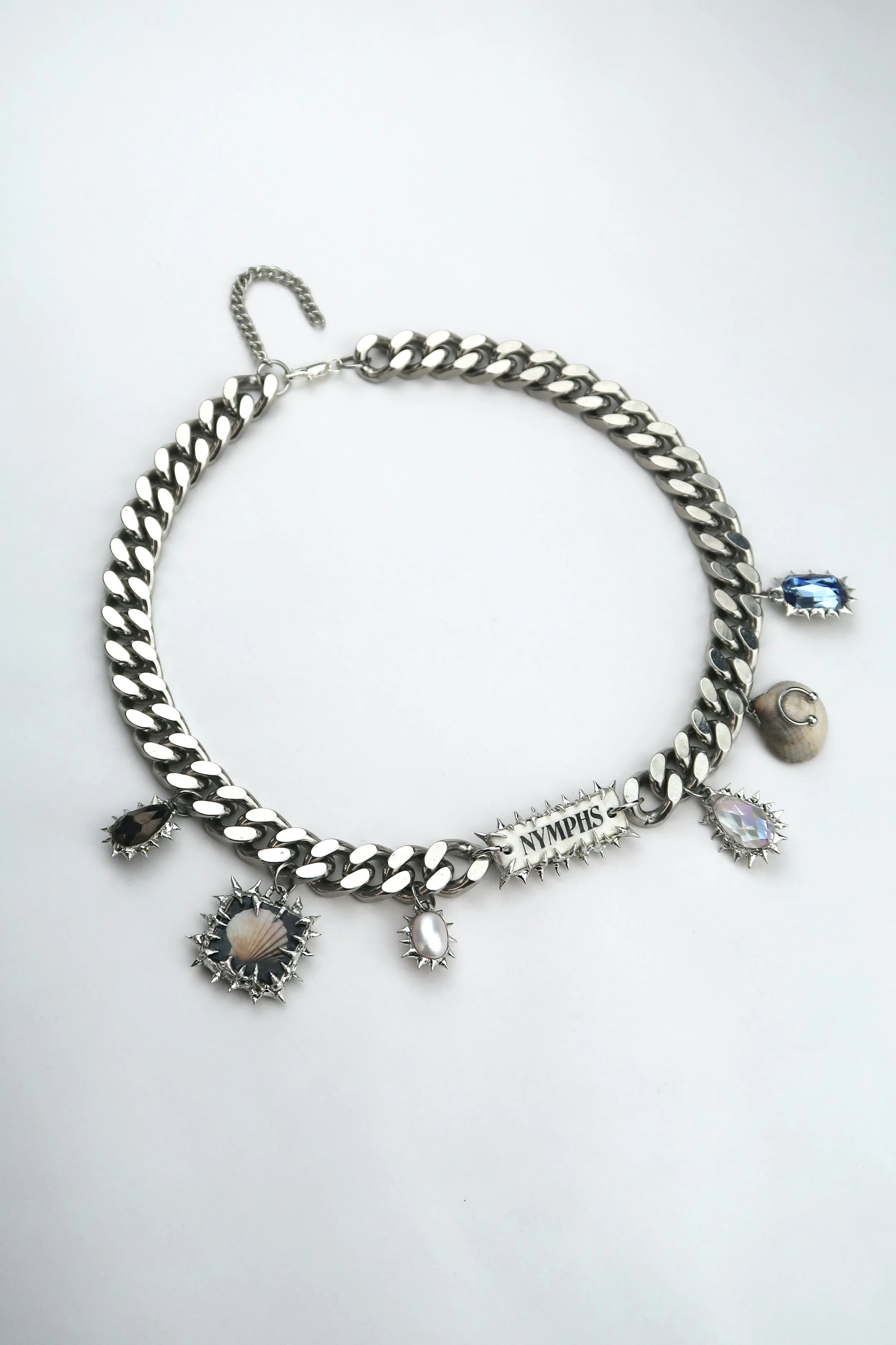 COLLIER CHARMS COTE.jpg