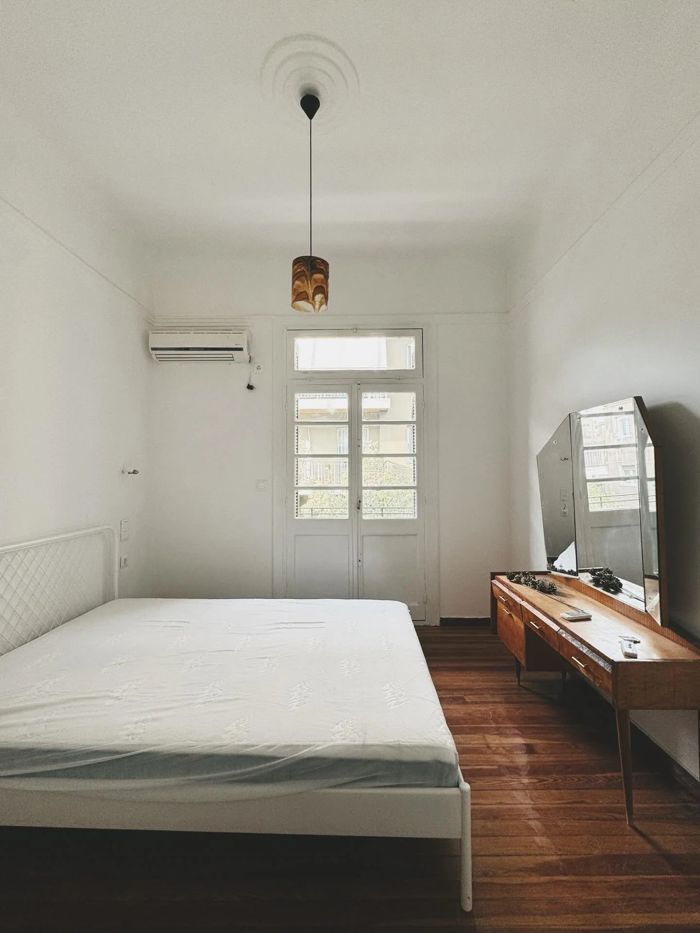 For rent: 100sqm apartment in Exarchia, 2nd floor, in an Art Deco 1920 building, with 3 bedrooms, 1 bathroom, 1 WC, living room and separate kitchen, fully furnished.
Price 1.200&euro;/month. Contact us for more details.

#forrent #realestategreece #