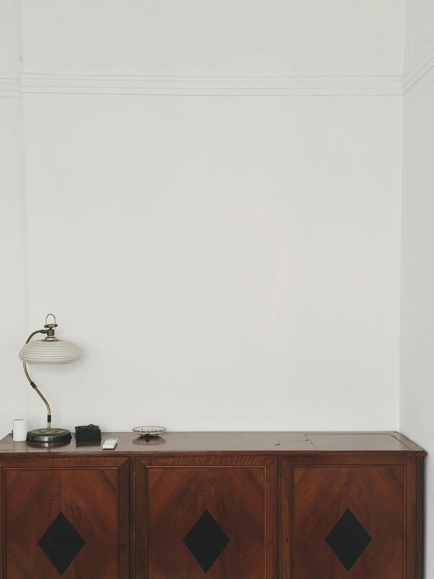 For rent: 100sqm apartment in Exarchia, 2nd floor, in an Art Deco 1920 building, with 3 bedrooms, 1 bathroom, 1 WC, living room and separate kitchen, fully furnished. Price 1.200&euro;/month. Contact us for more details.

#forrent #realestategreece #