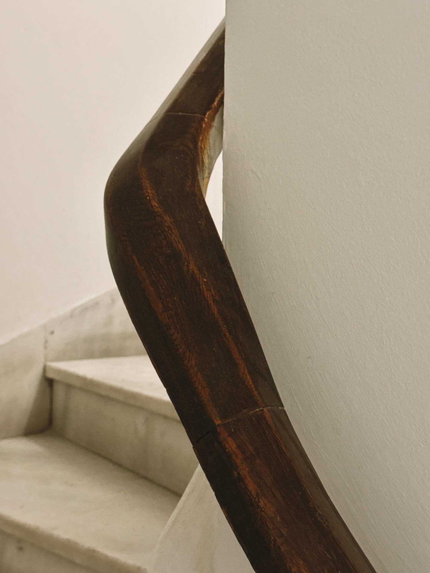 For rent: 2nd floor - 175 sqm apartment, located in Exarchia, 300 meters from Kallidromiou, in a building originally constructed in 1938 with preserved Art Deco elements. Renovated in 2025, with many original features of the period carefully restored