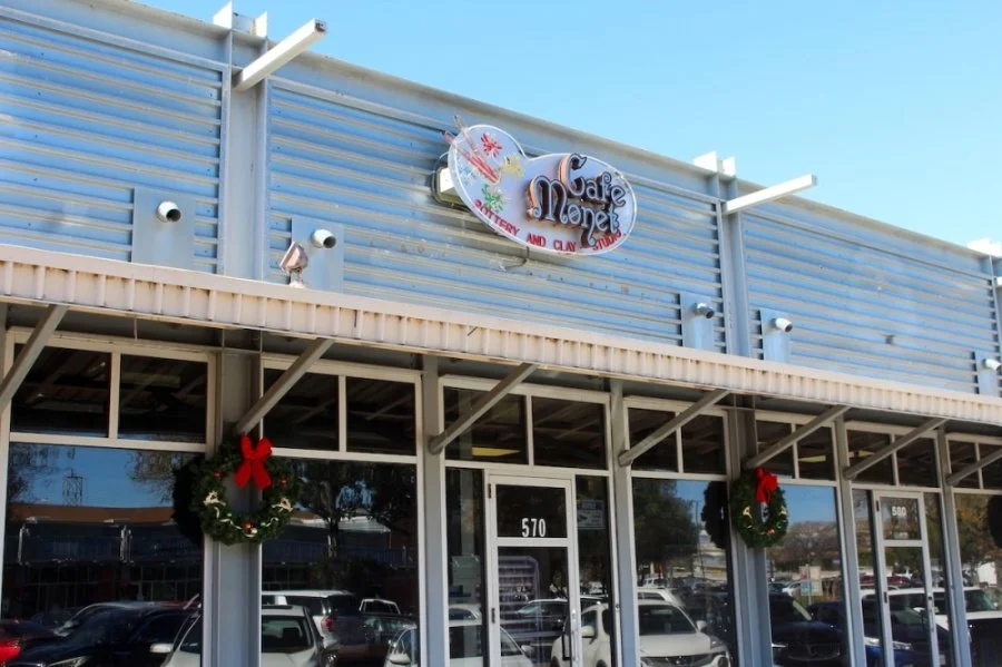 Cafe Monet’s ArtReach program brings art therapy to seniors