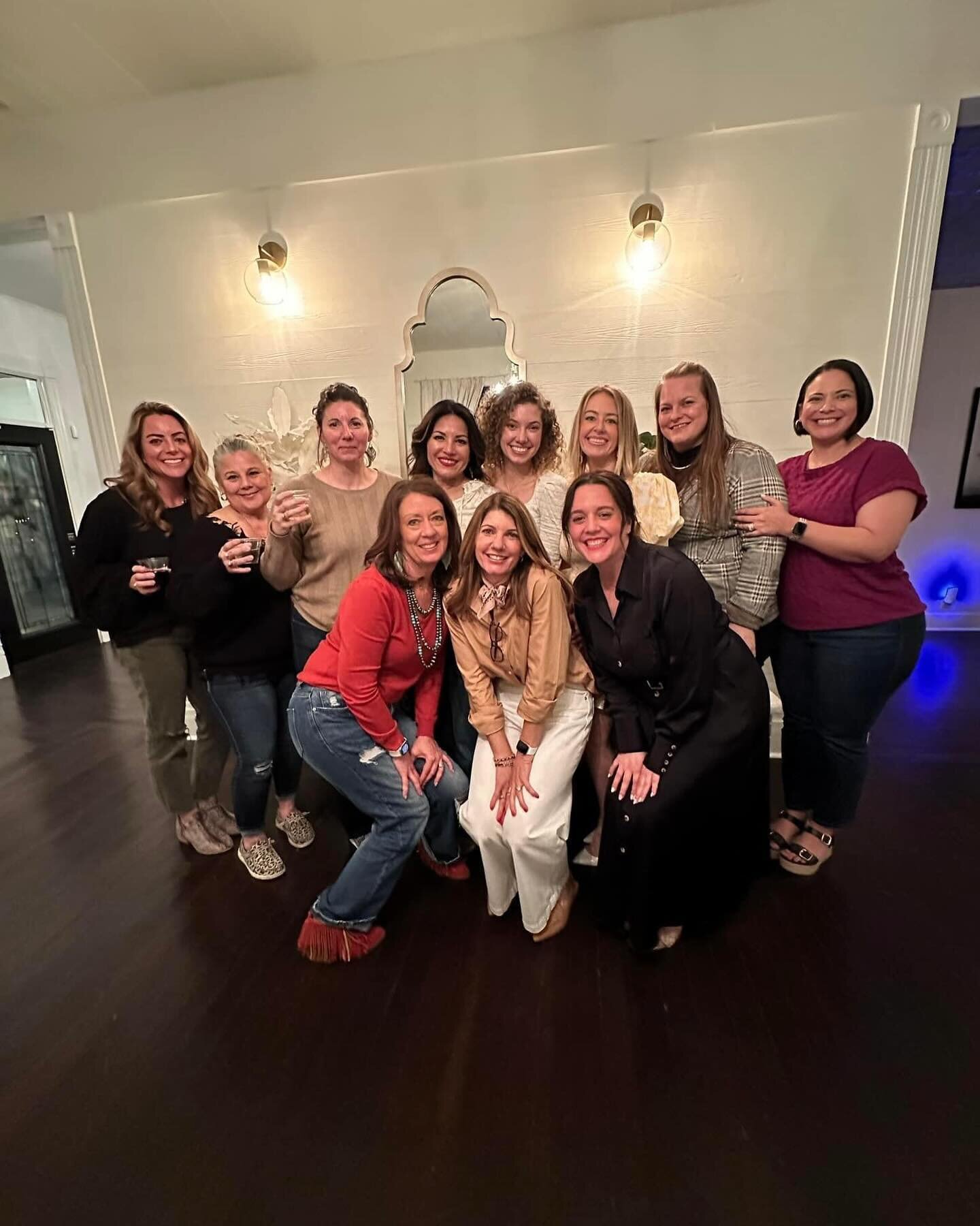 Such a wonderful experience at the recent event hosted by an amazing group of women! From the candlemaking class with Little Light Candle Co. to the delectable charcuterie bites by Sweet Home Charcuterie, it was an evening filled with fun and camarad
