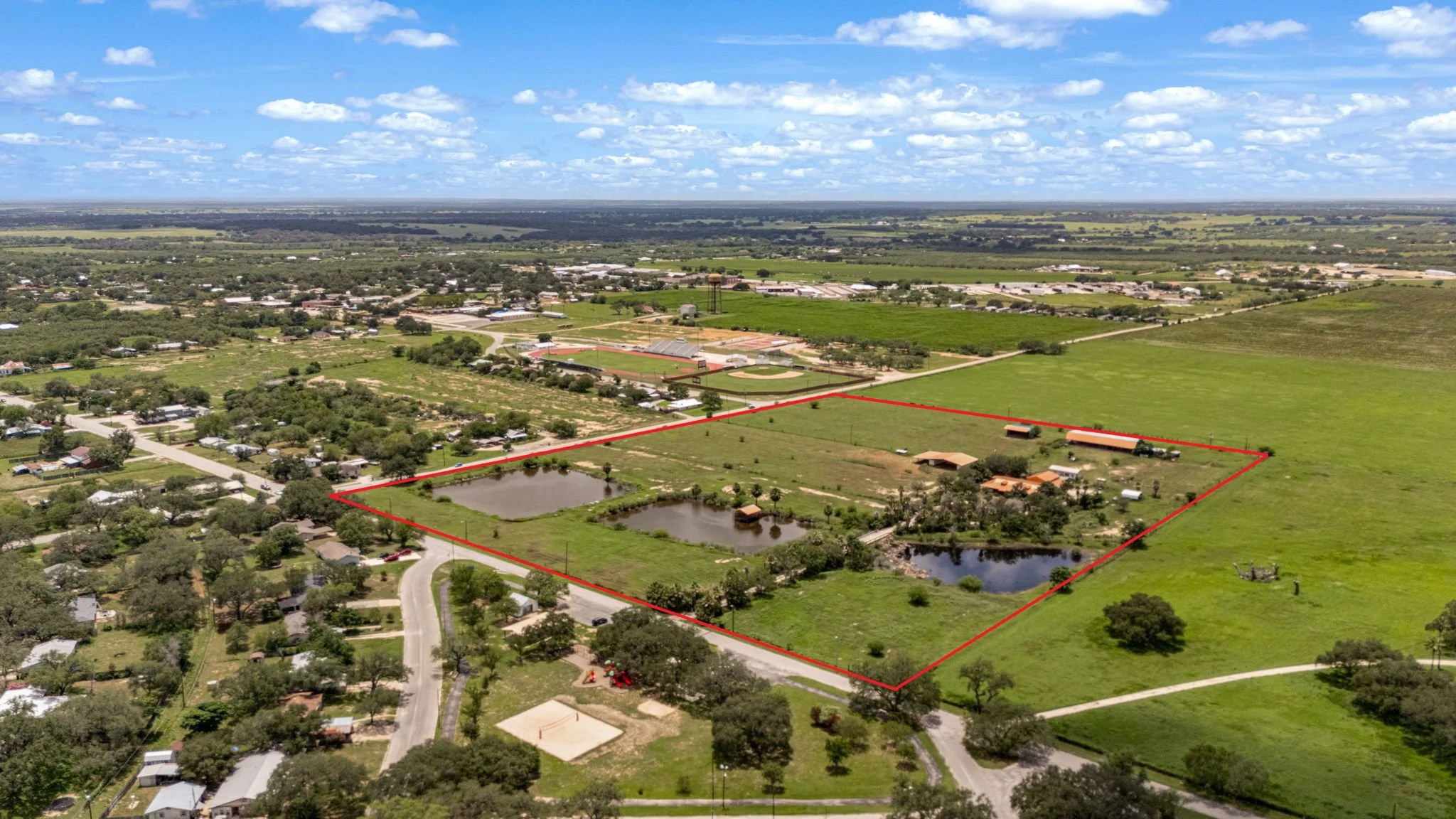 1551 Windy Knoll | Devine, Tx 78016