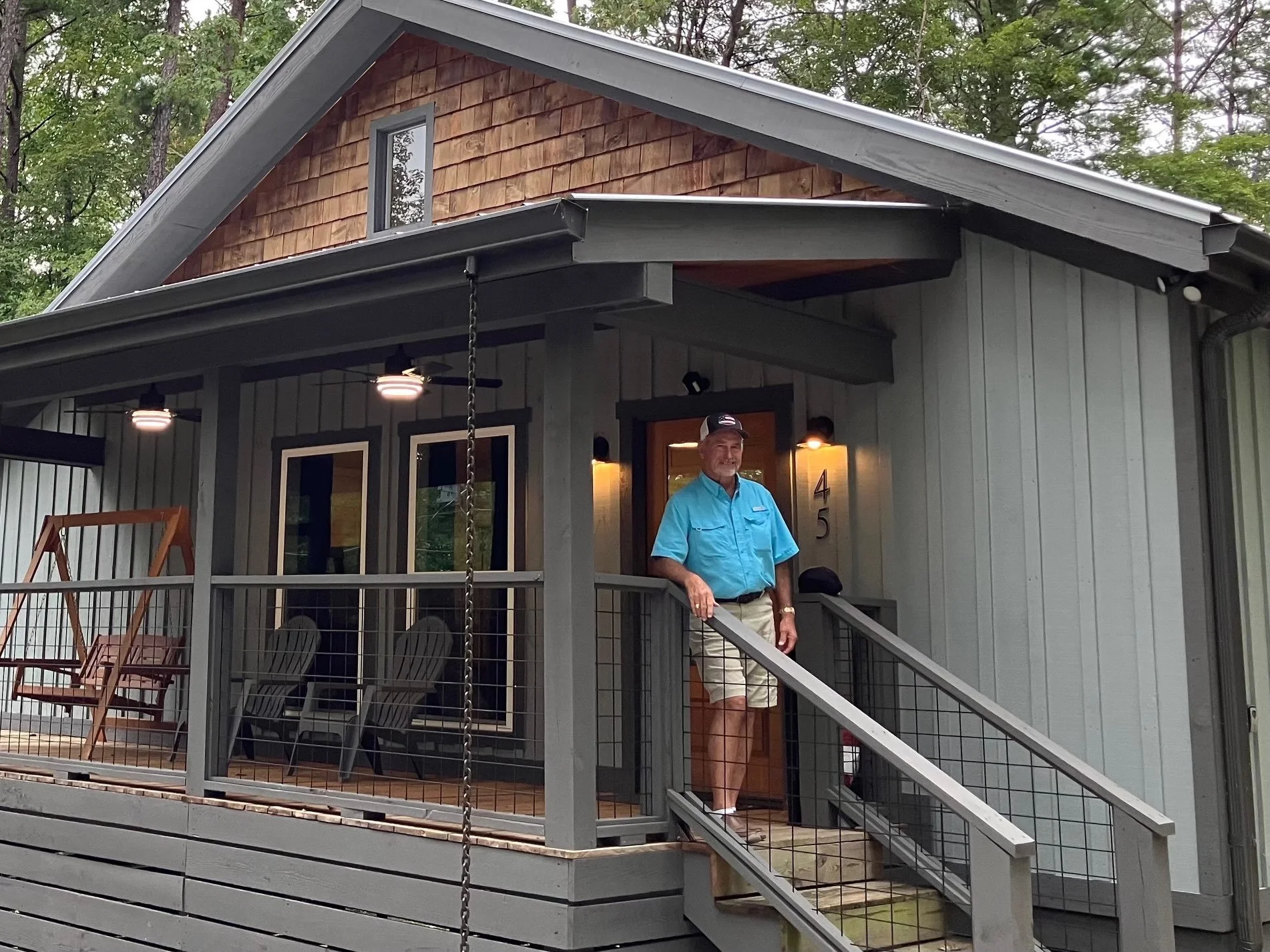 Apparently, even vacation can&rsquo;t turn the Realtor off! 😂🏡

While enjoying some well-deserved time away with his amazing wife, Tad is STILL checking out houses! 👀

Some people see vacation&hellip; Realtors see potential. 😉📲🏠

Enjoy the geta