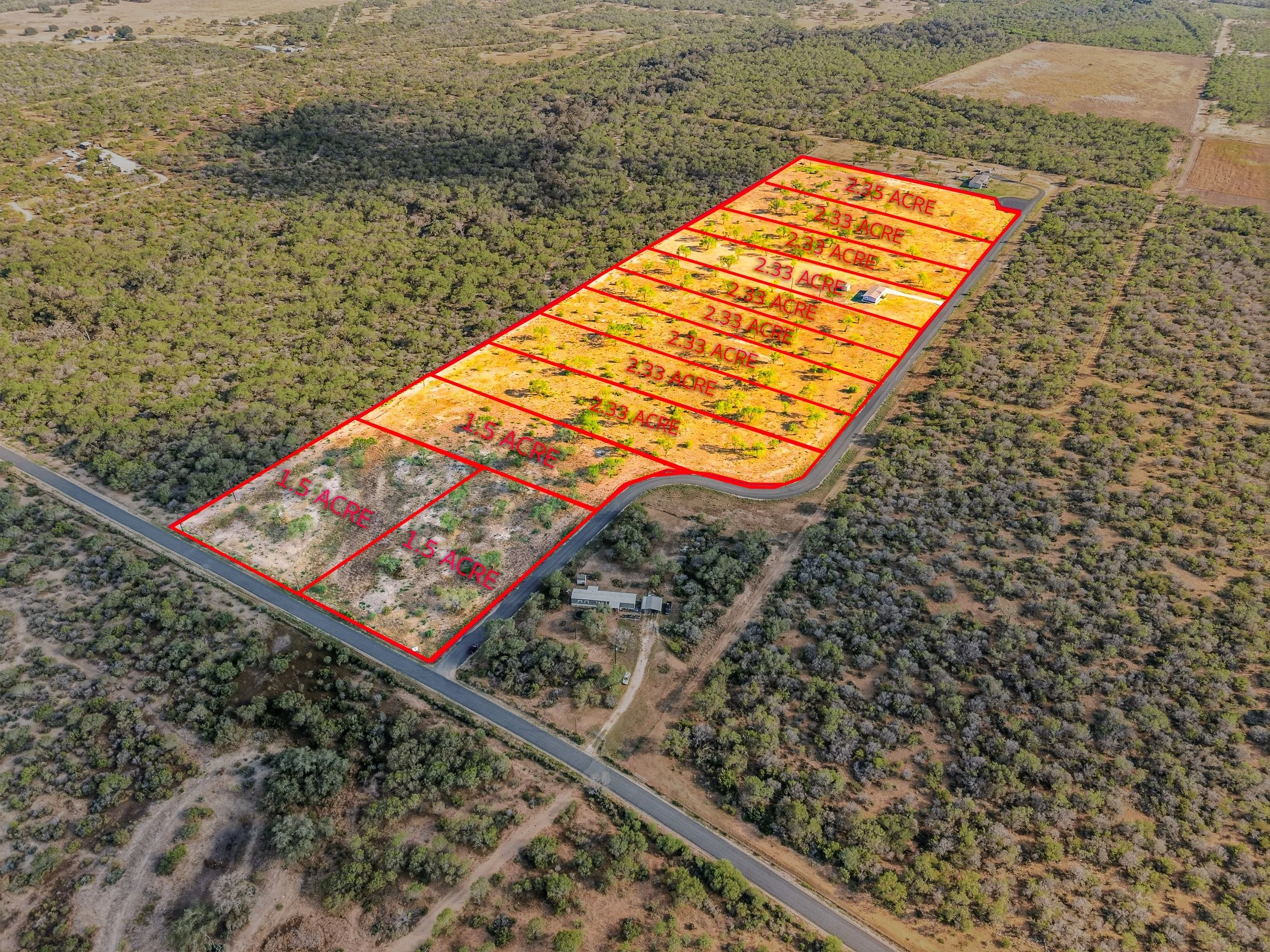 🌾 COMING SOON | DESERT WILLOW ACRES 🌾

📍 Medina County, Texas
💲 $75,000 per lot

🏡 Room for your home, your animals, and a little more country living! 🤎

✨ PROPERTY HIGHLIGHTS:
🌿 Tracts ranging from 1.50 to 2.35 acres
🏠 Site-built homes and d