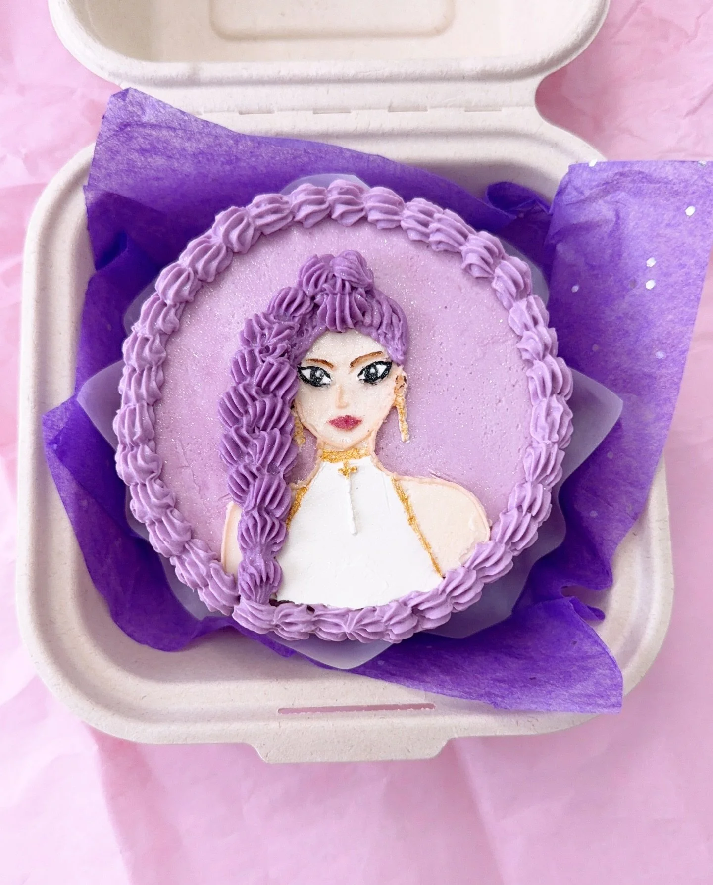 Bento cake, hand-piped Rumi ✨
Inspired by K-Pop Demon Hunters

Happy 3rd Birthday to Katusha! 💜🥰 @yankagorbunova @nikitagorbunovny
