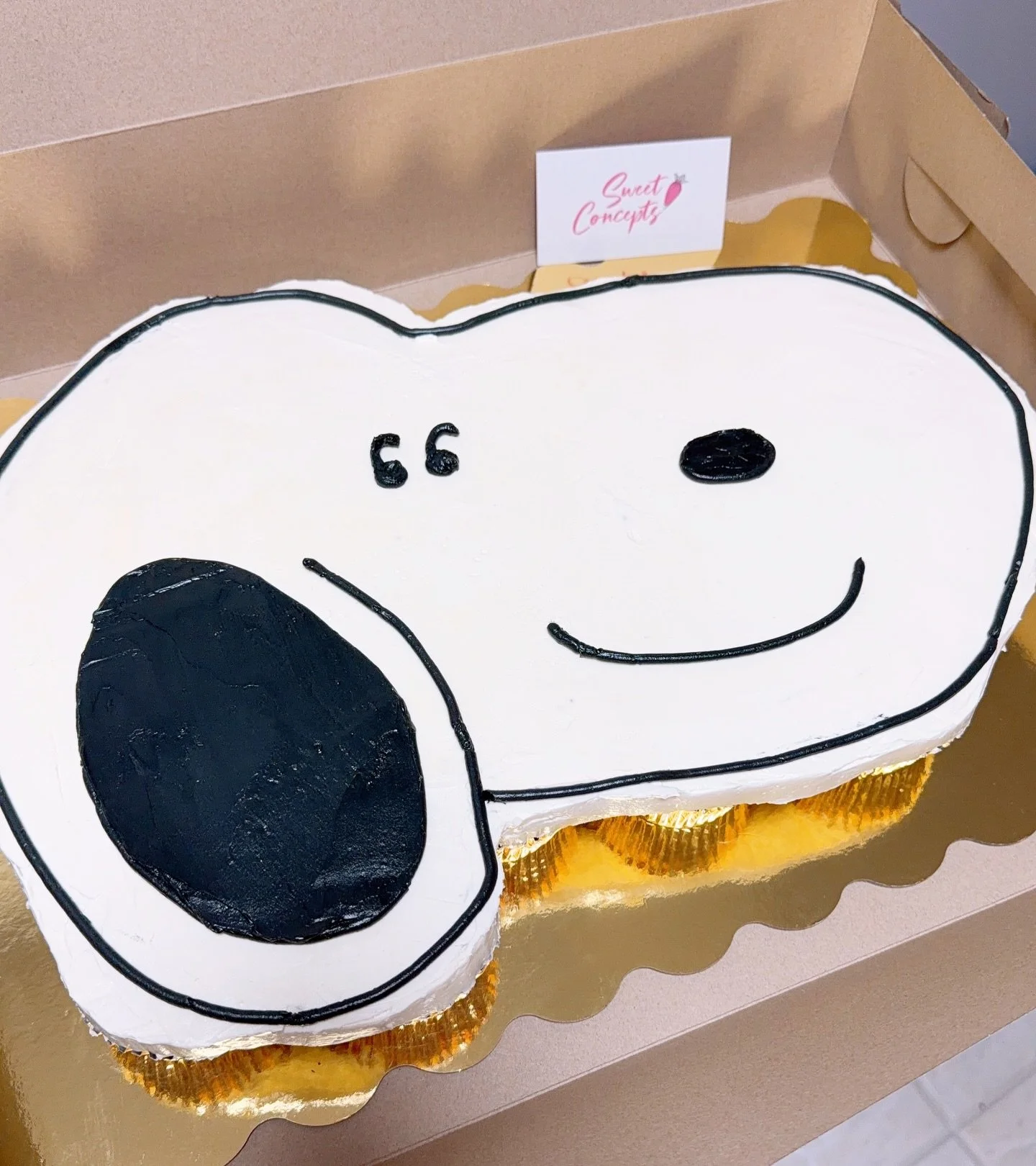 Paws-itively perfect for a Snoopy birthday 🐶🎉

#SnoopyBirthday #KidsBirthdayCake #PullApartCupcakes #CupcakeCake #snoopytheme