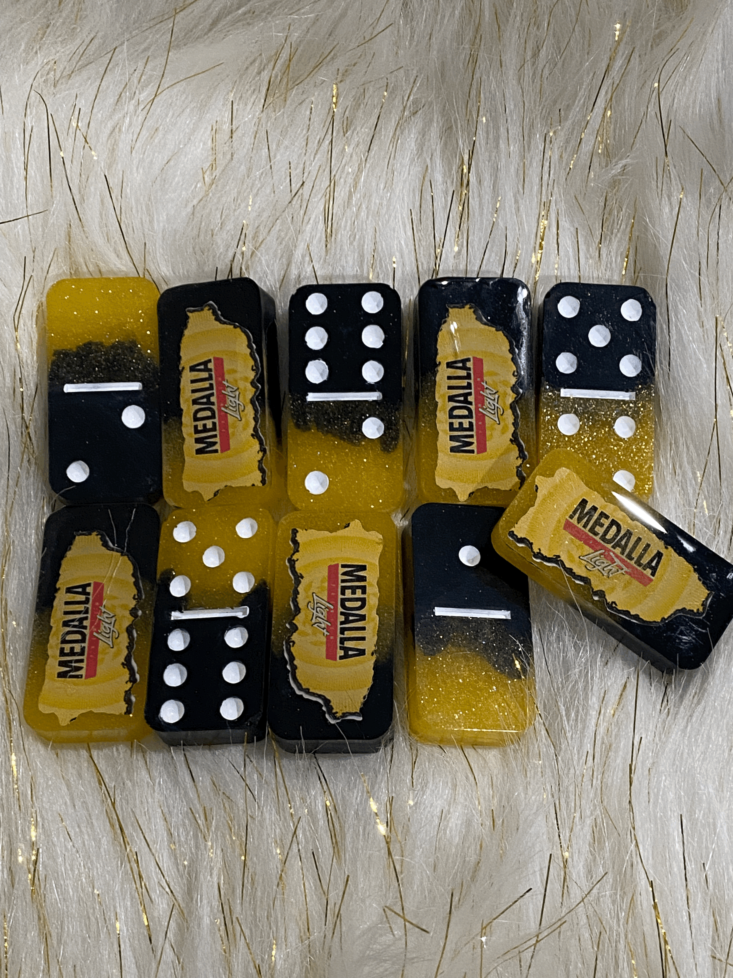 Medalla Dominos