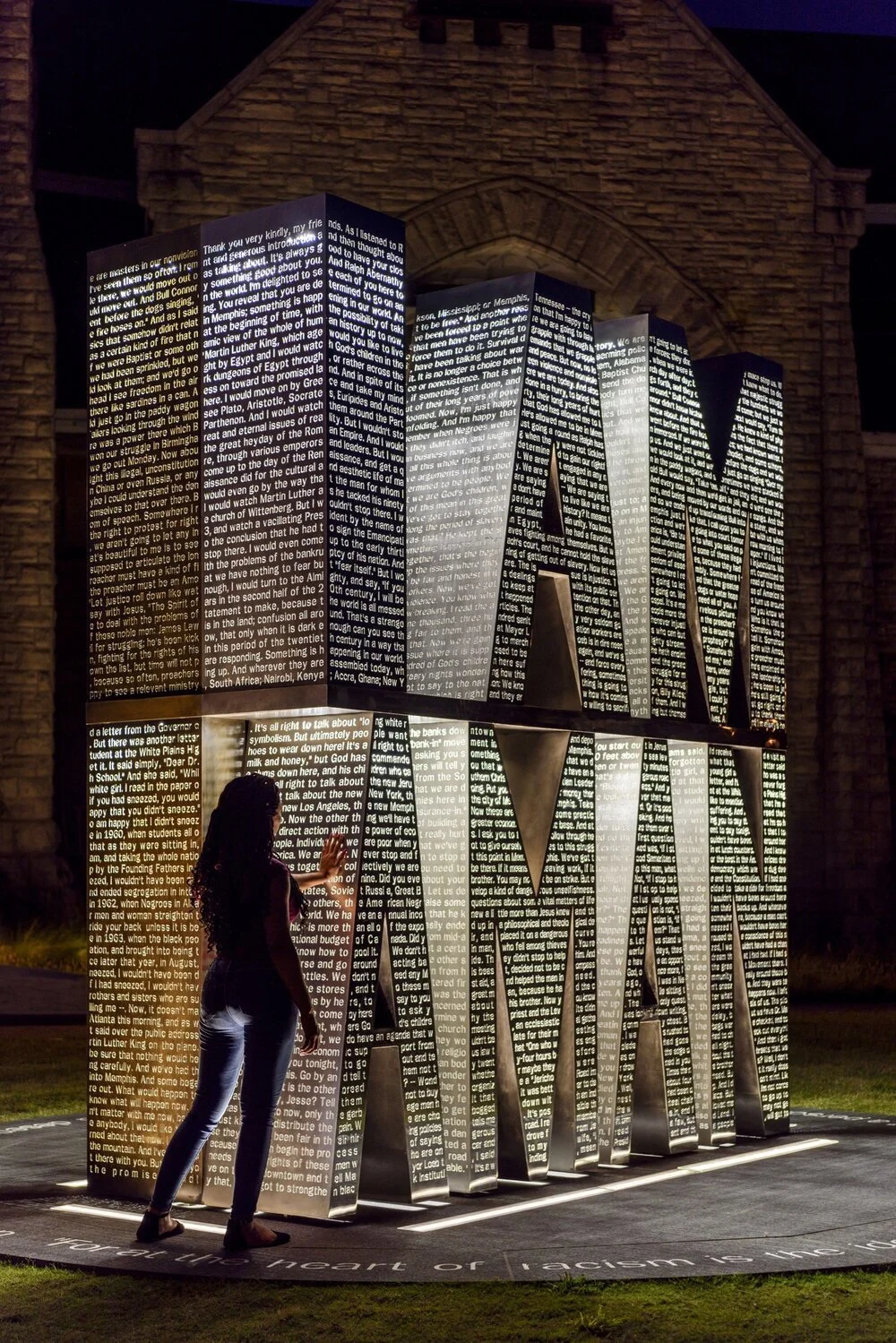 Plaza Center Piece Night .jpeg