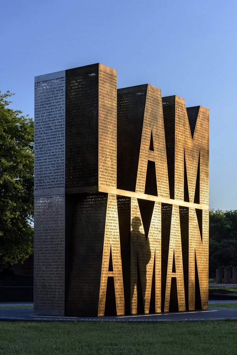 Plaza Centerpiece- Sunset.jpeg