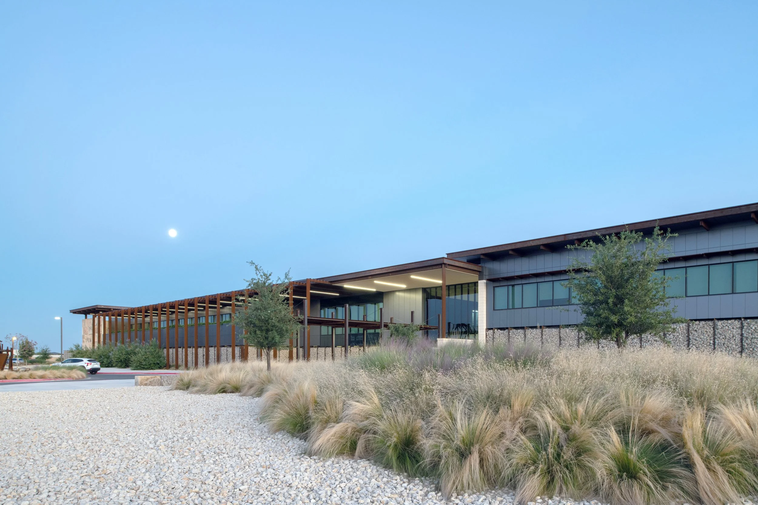 Summit Center Midland - Texas Modern Office Park.jpg