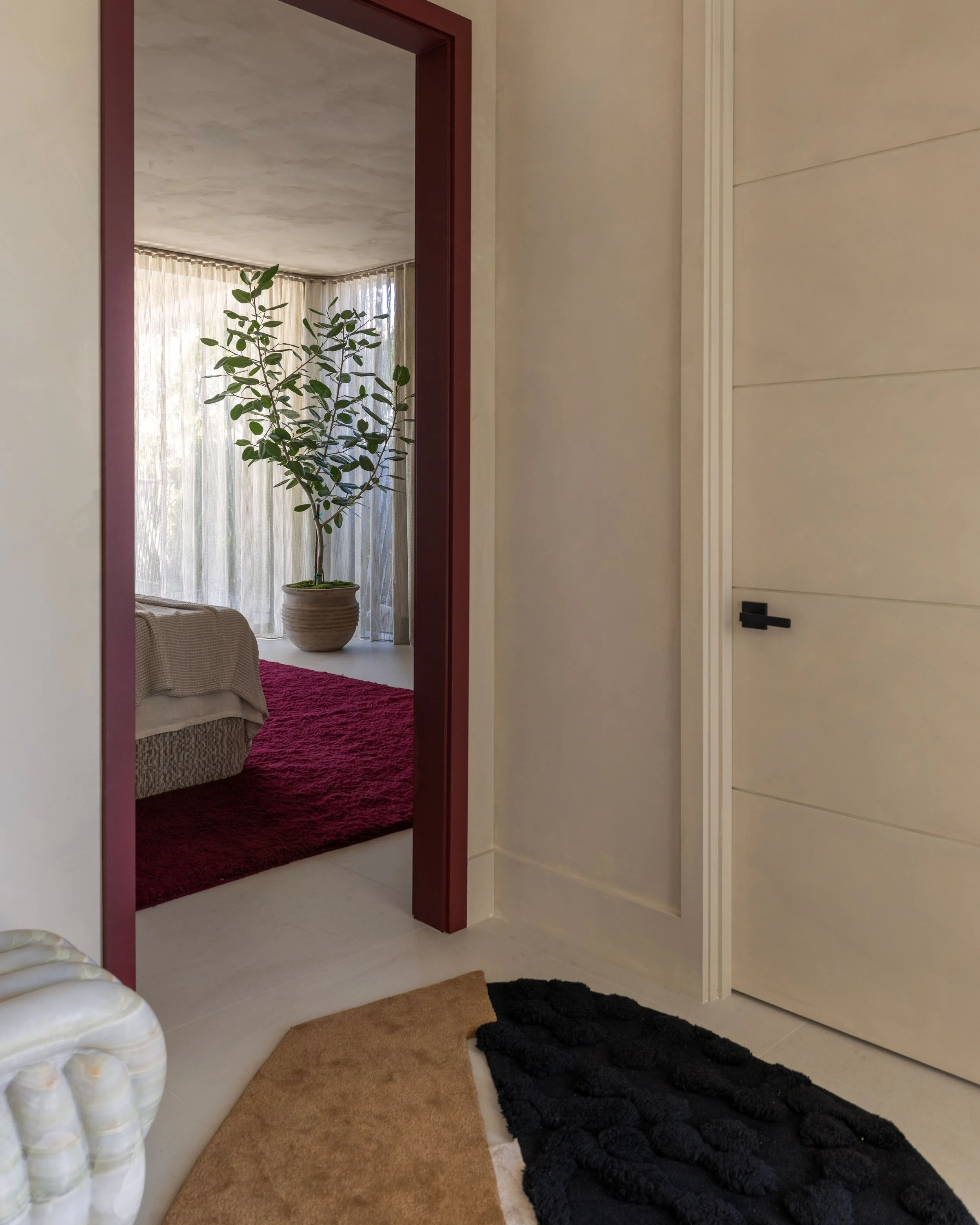 RadoniInterior HH26 -entry corner.jpg