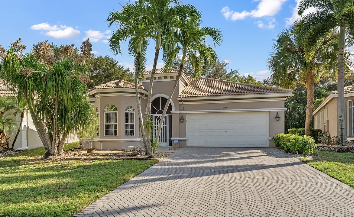 Boynton Beach / 3 Bed 2 Bath 2175 sf