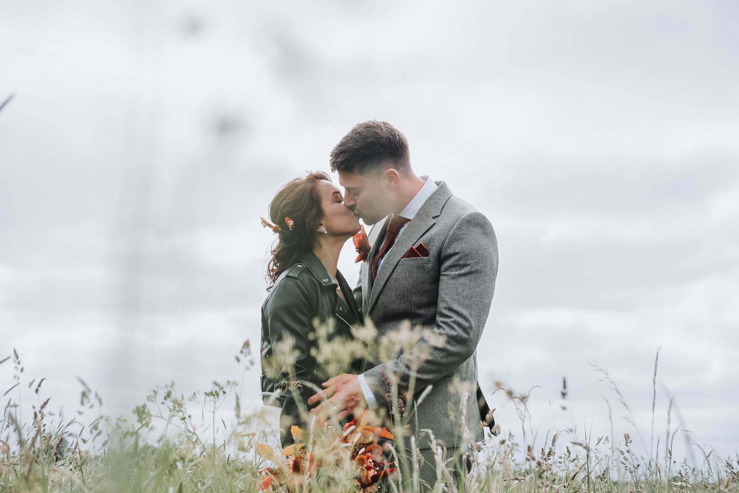 kiss-sky-wedding-danielgoodyearphotography-lincolnshire-wedding-photographer.jpg