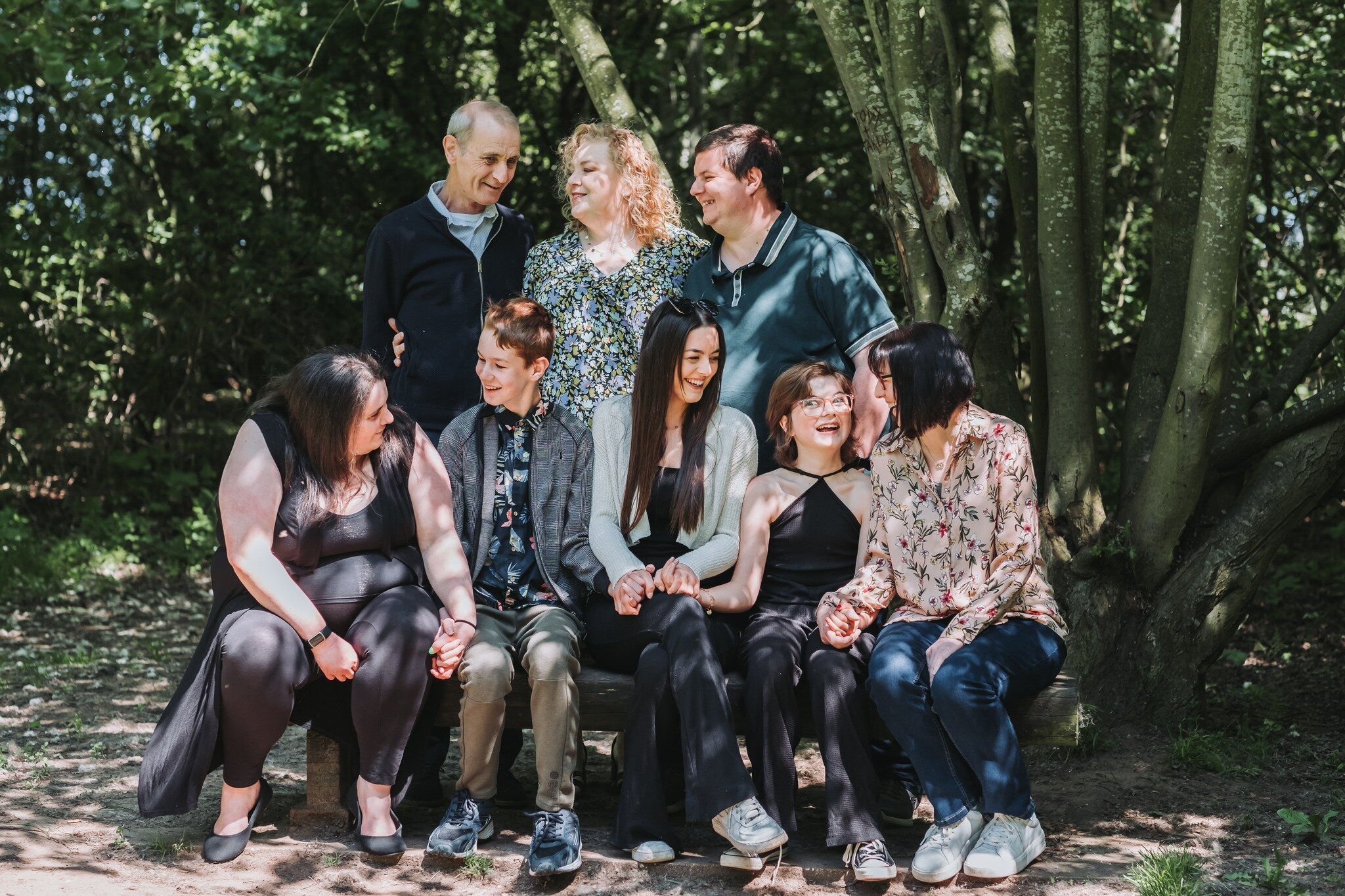 Had an absolute blast a couple of weeks back with Rachel and her family! 😁

For a group of 8 who, at the beginning, did not like having their photos taken, I kid you not, by the time we finished, I did more group shots than I usually do at weddings.